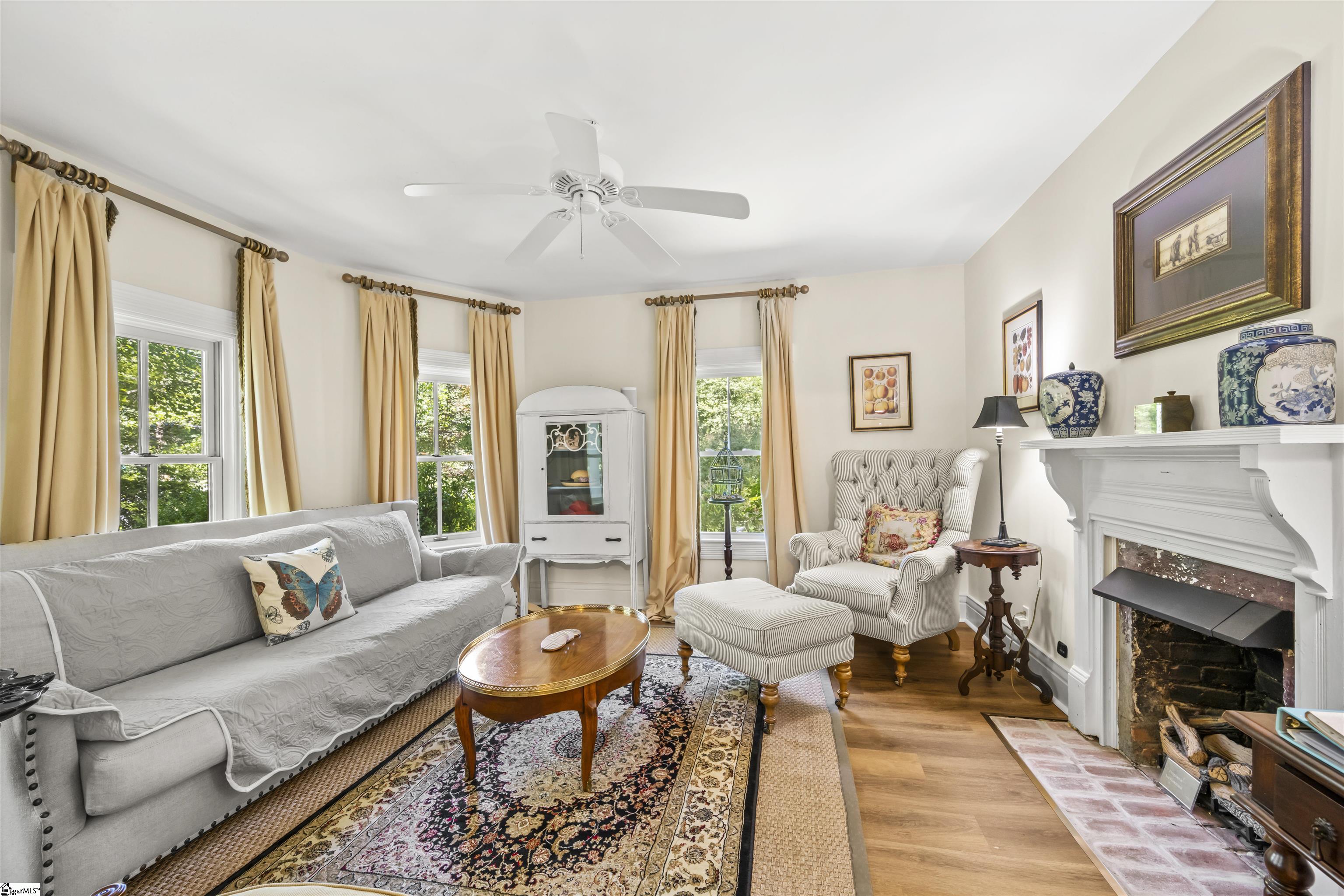520 Esseola Street Property Photo 4