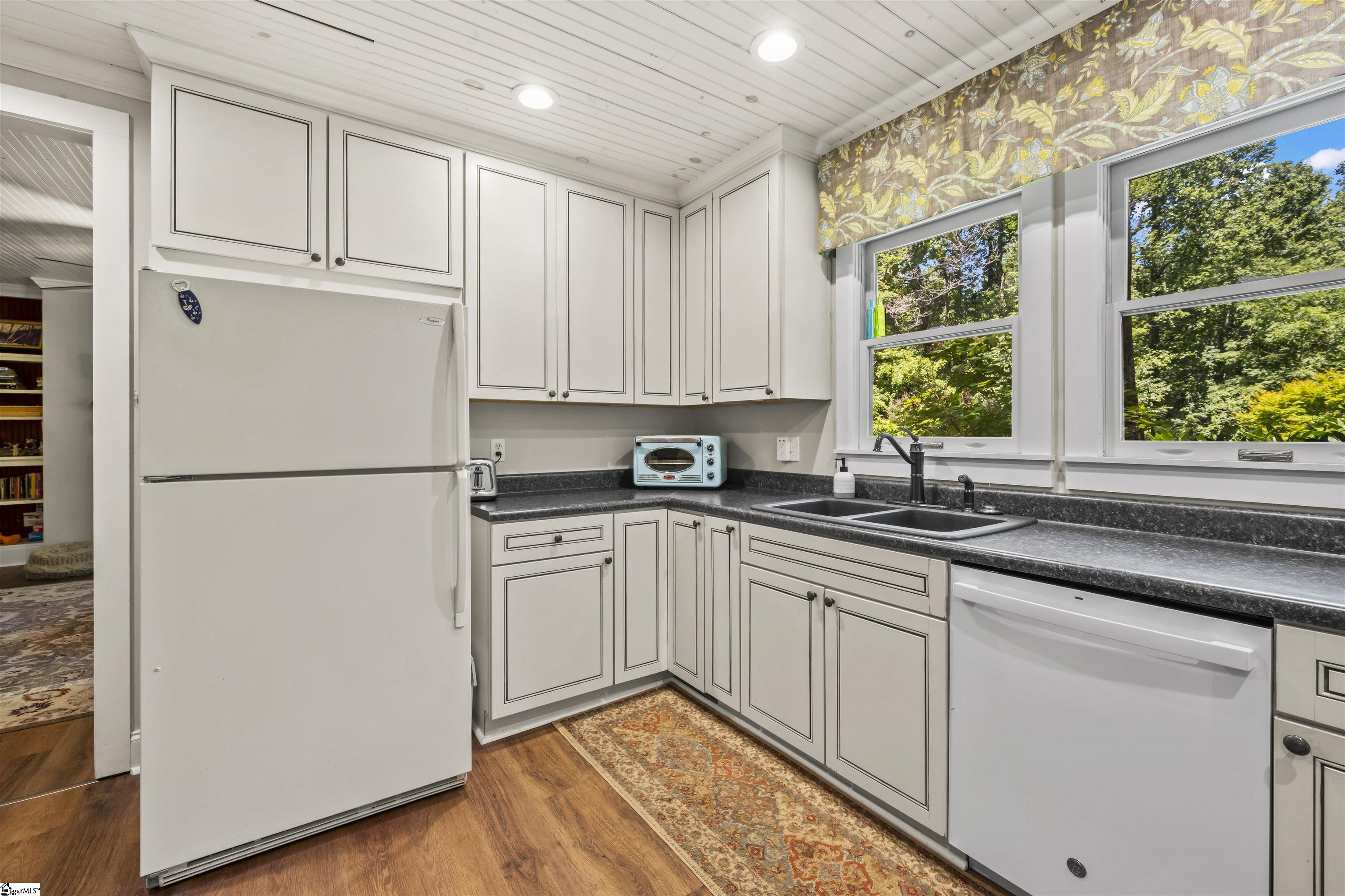 520 Esseola Street Property Photo 10