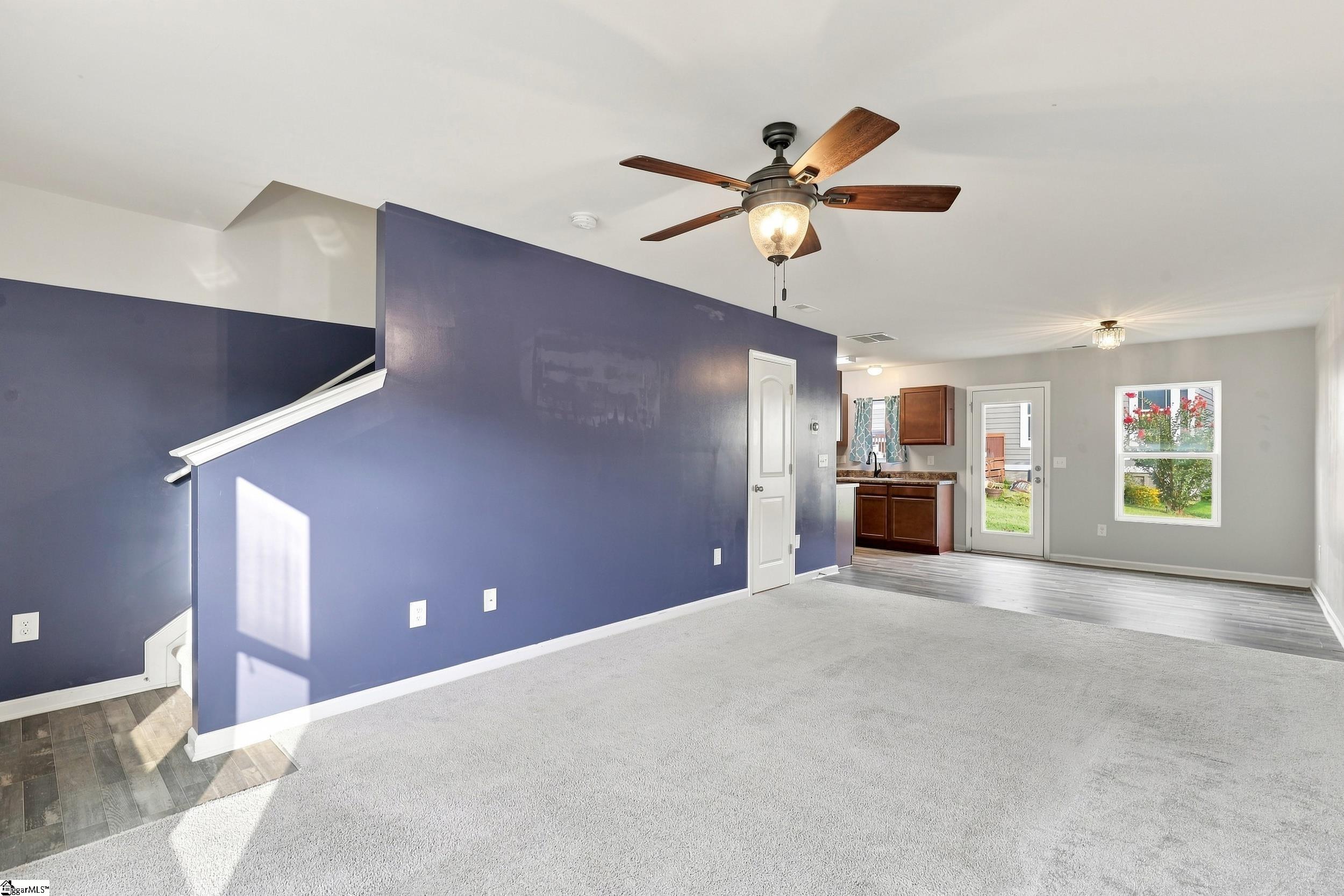 129 Colonial Walk Property Photo 8