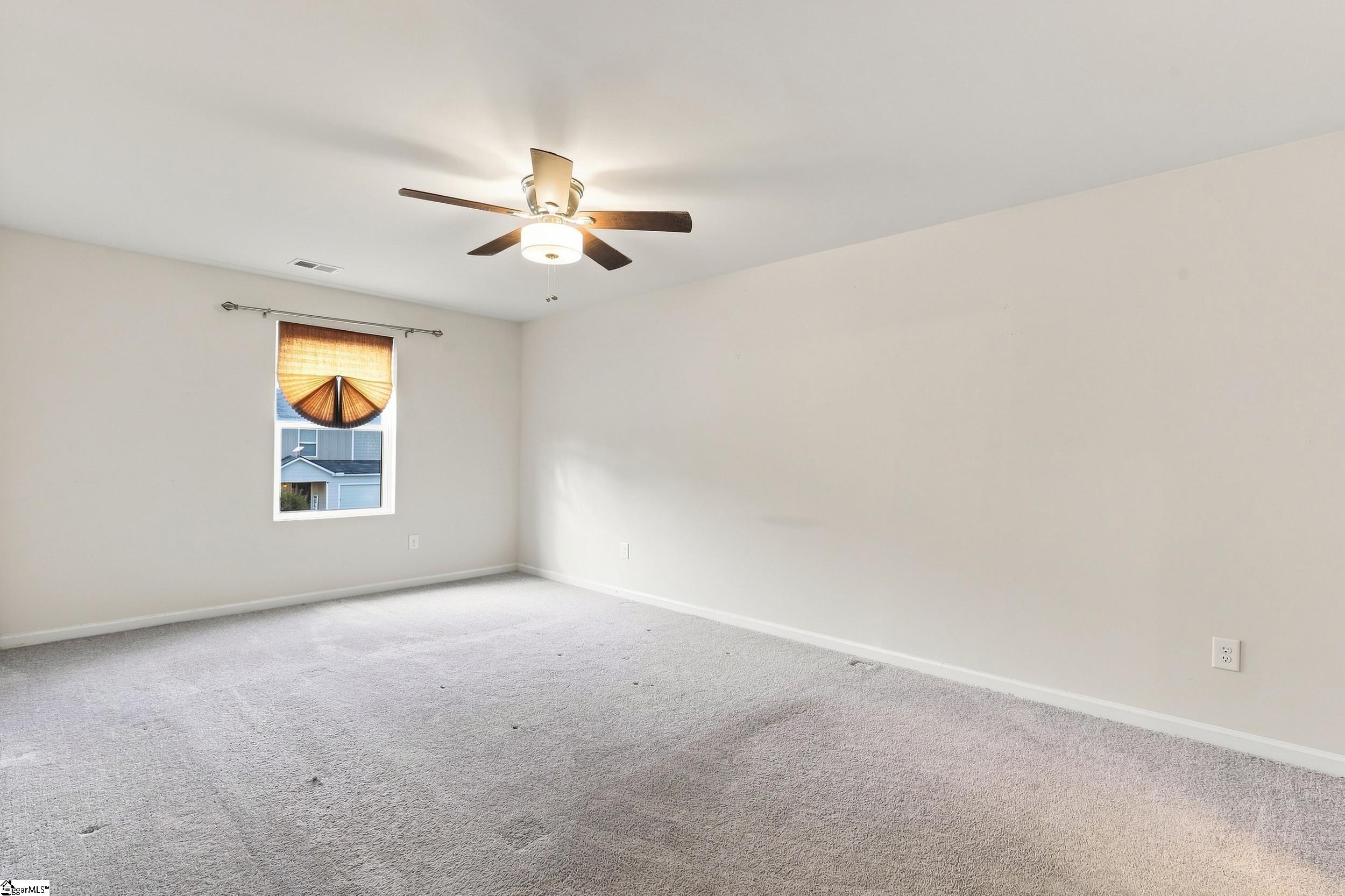 129 Colonial Walk Property Photo 16