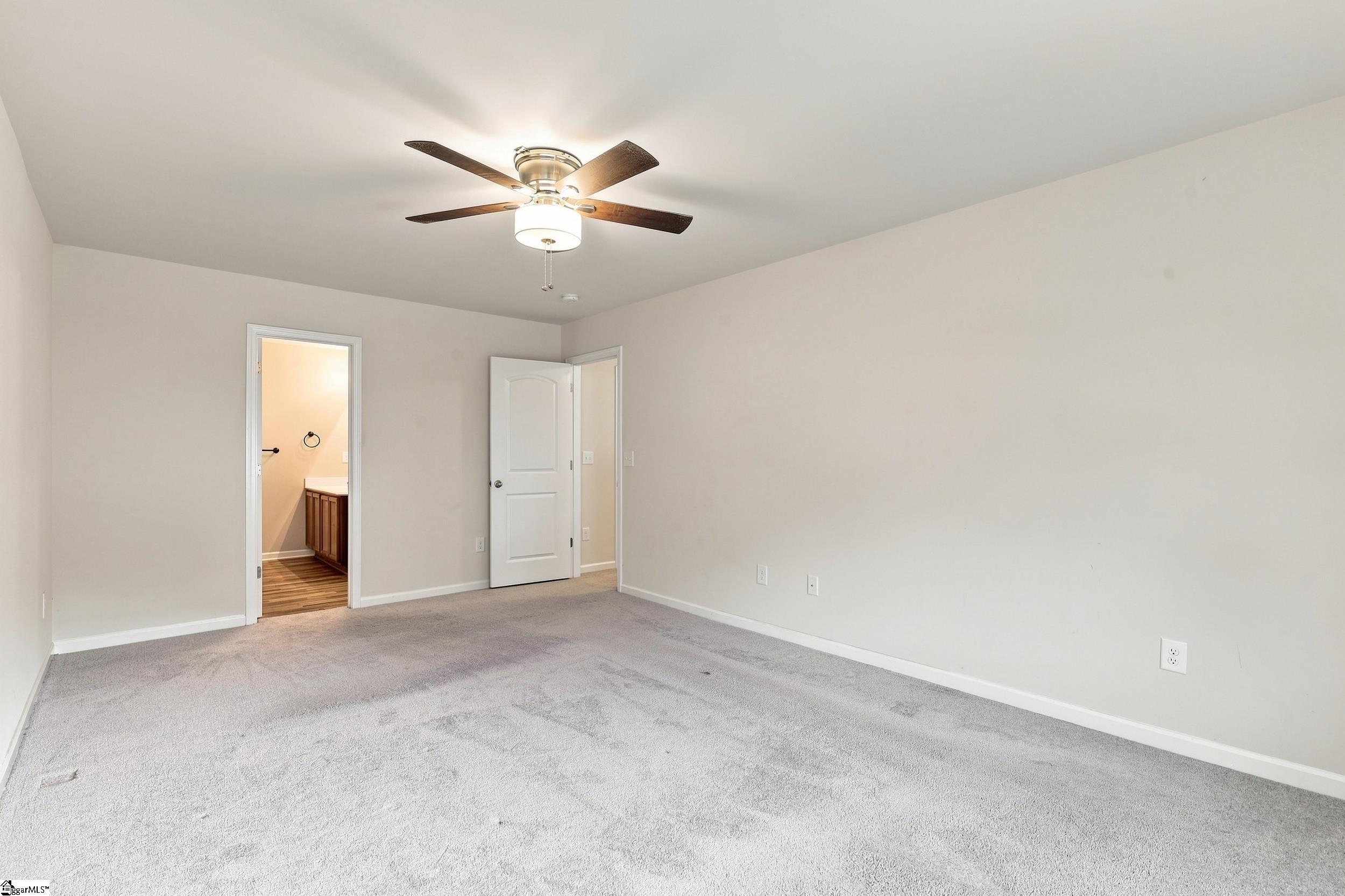 129 Colonial Walk Property Photo 17