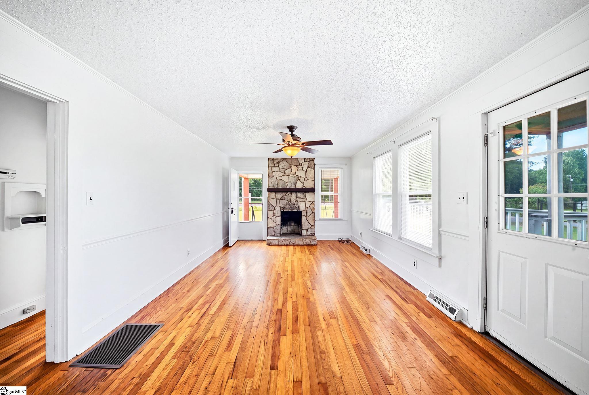 100 Sunset Drive Property Photo 3