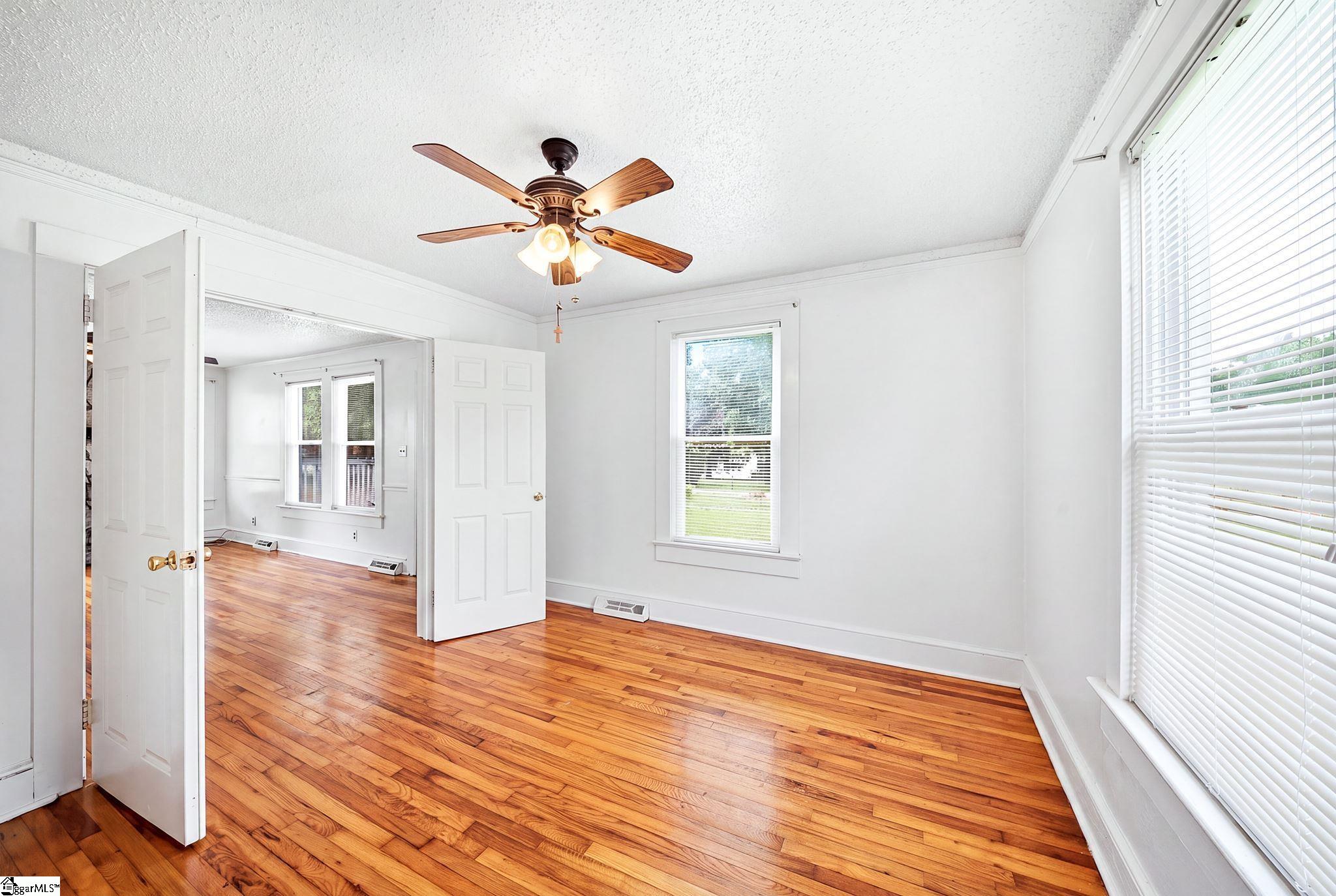 100 Sunset Drive Property Photo 10