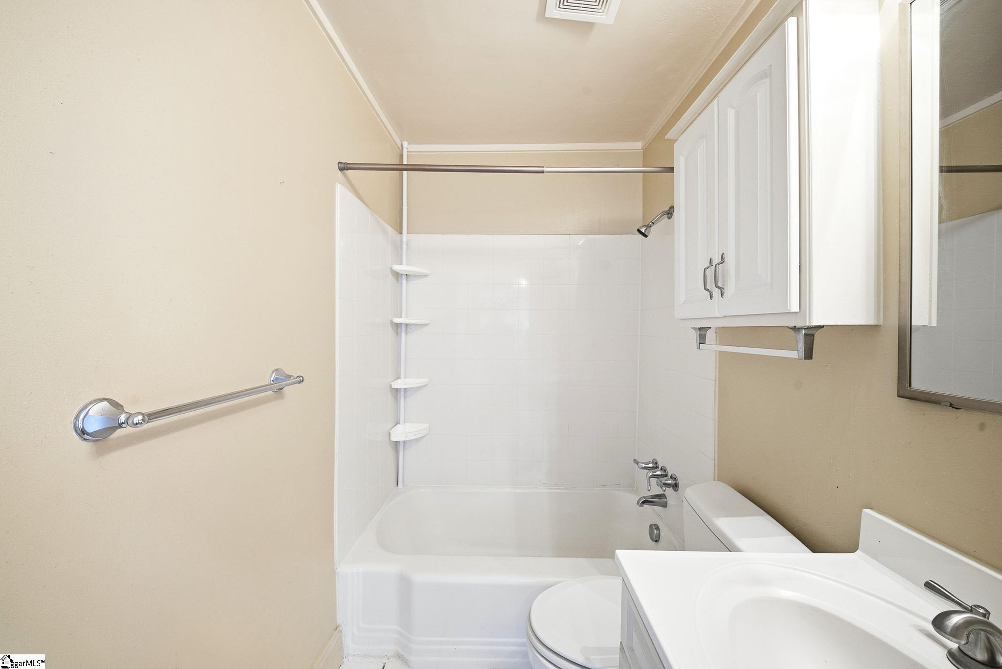 100 Sunset Drive Property Photo 11