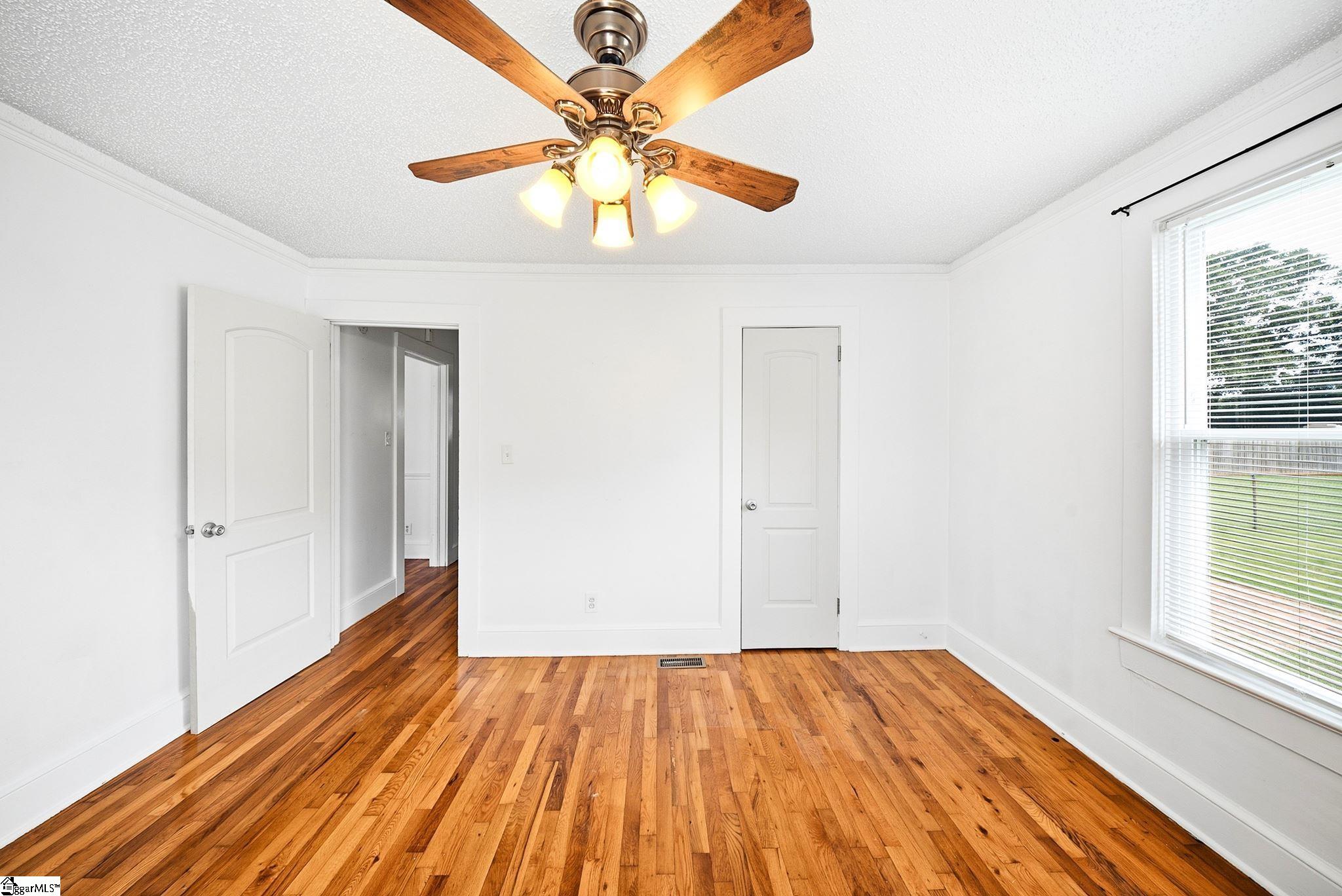 100 Sunset Drive Property Photo 16