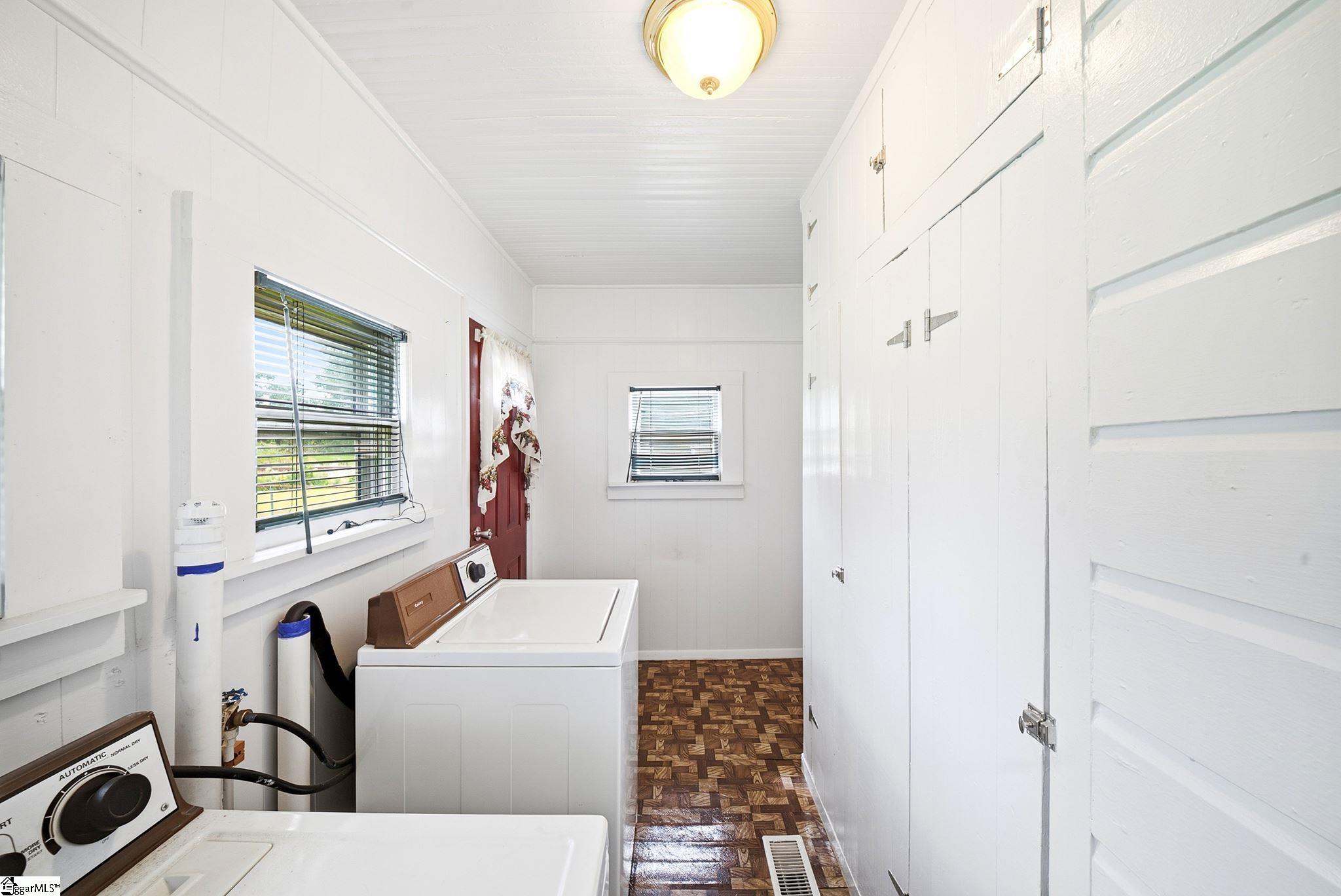 100 Sunset Drive Property Photo 18