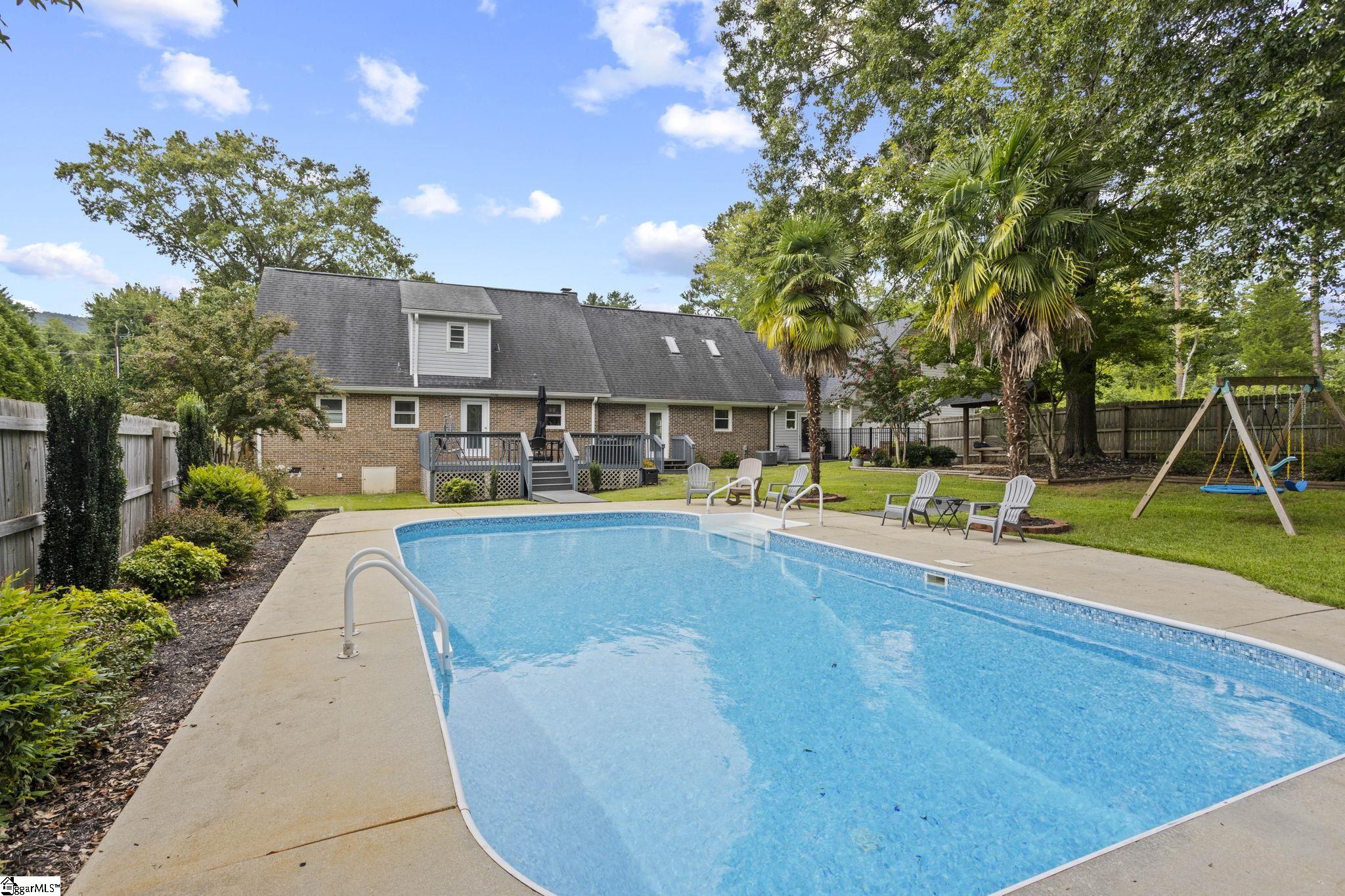 15 Morningdale Drive Property Photo 3