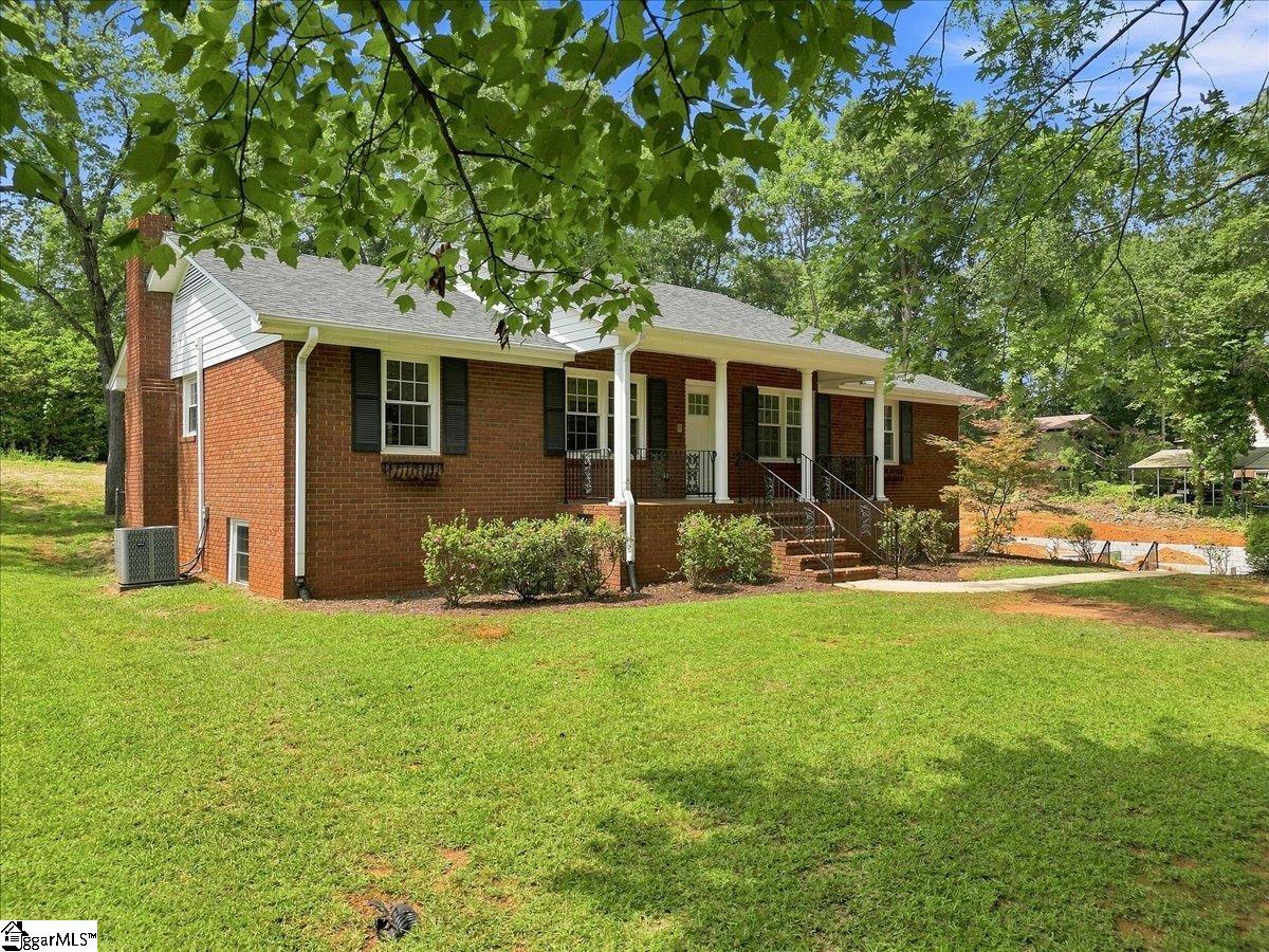 149 Coldstream Drive Property Photo 2