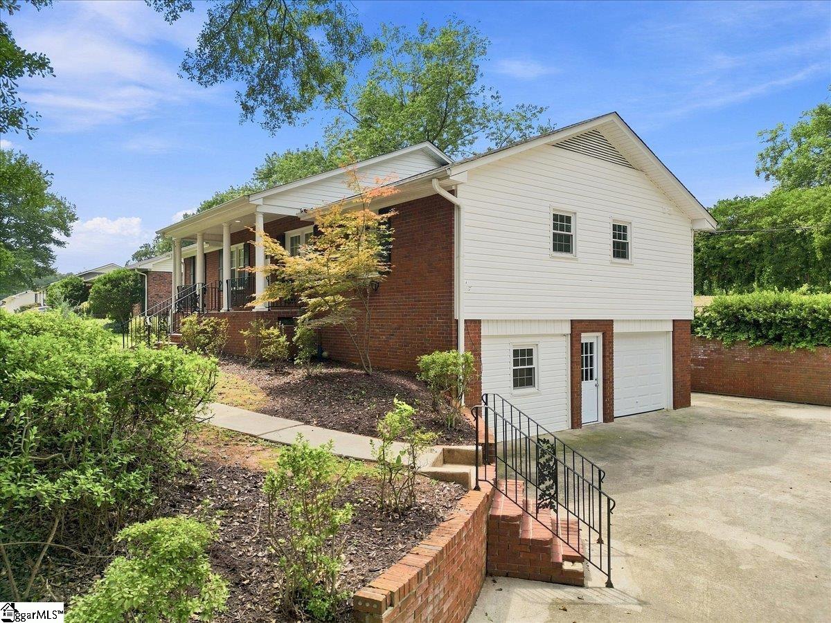 149 Coldstream Drive Property Photo 3