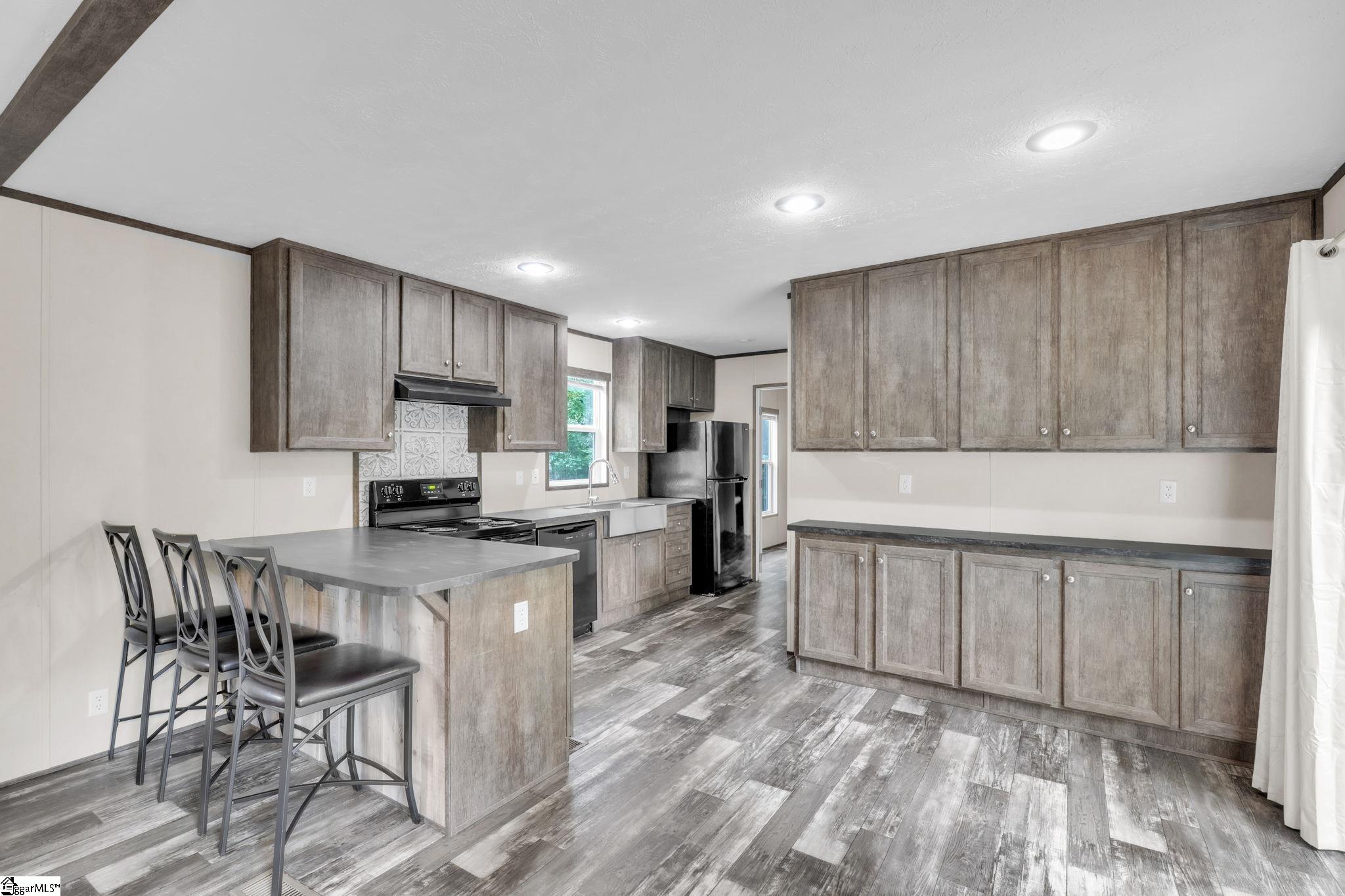 121 Hightop Drive Property Photo 8