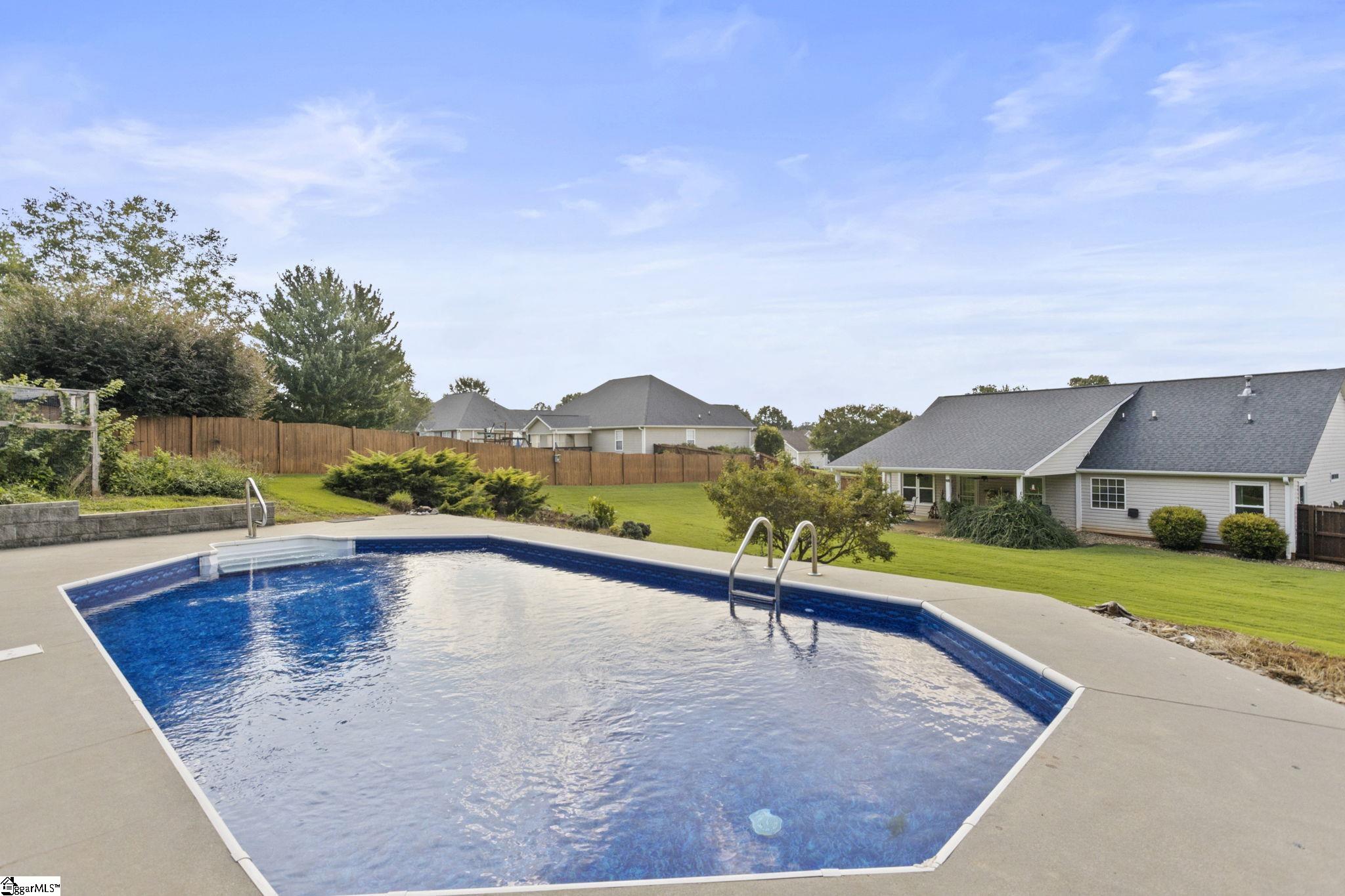 52 Sacha Lane Property Photo 3