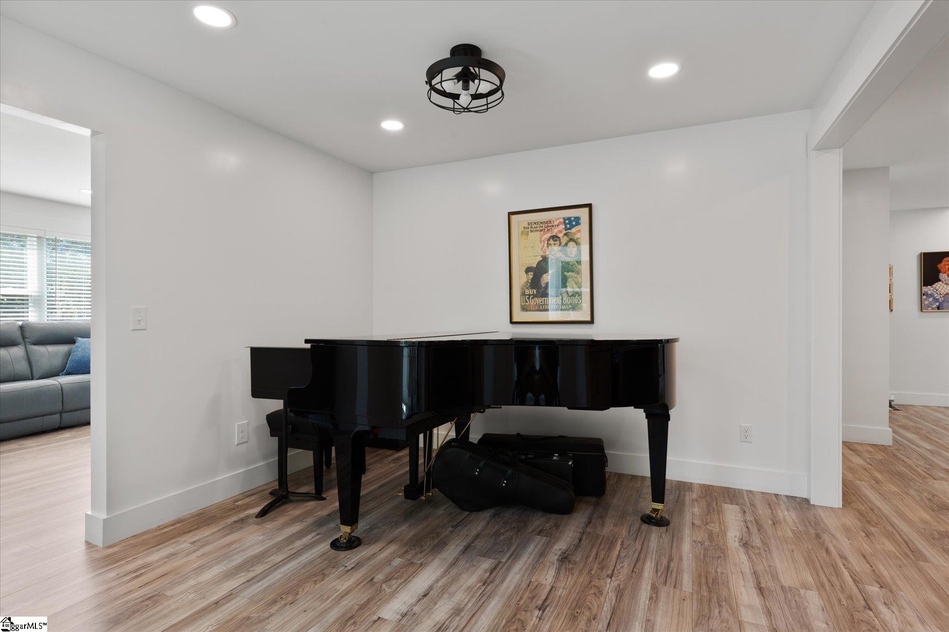 1906 417 Highway Property Photo 11