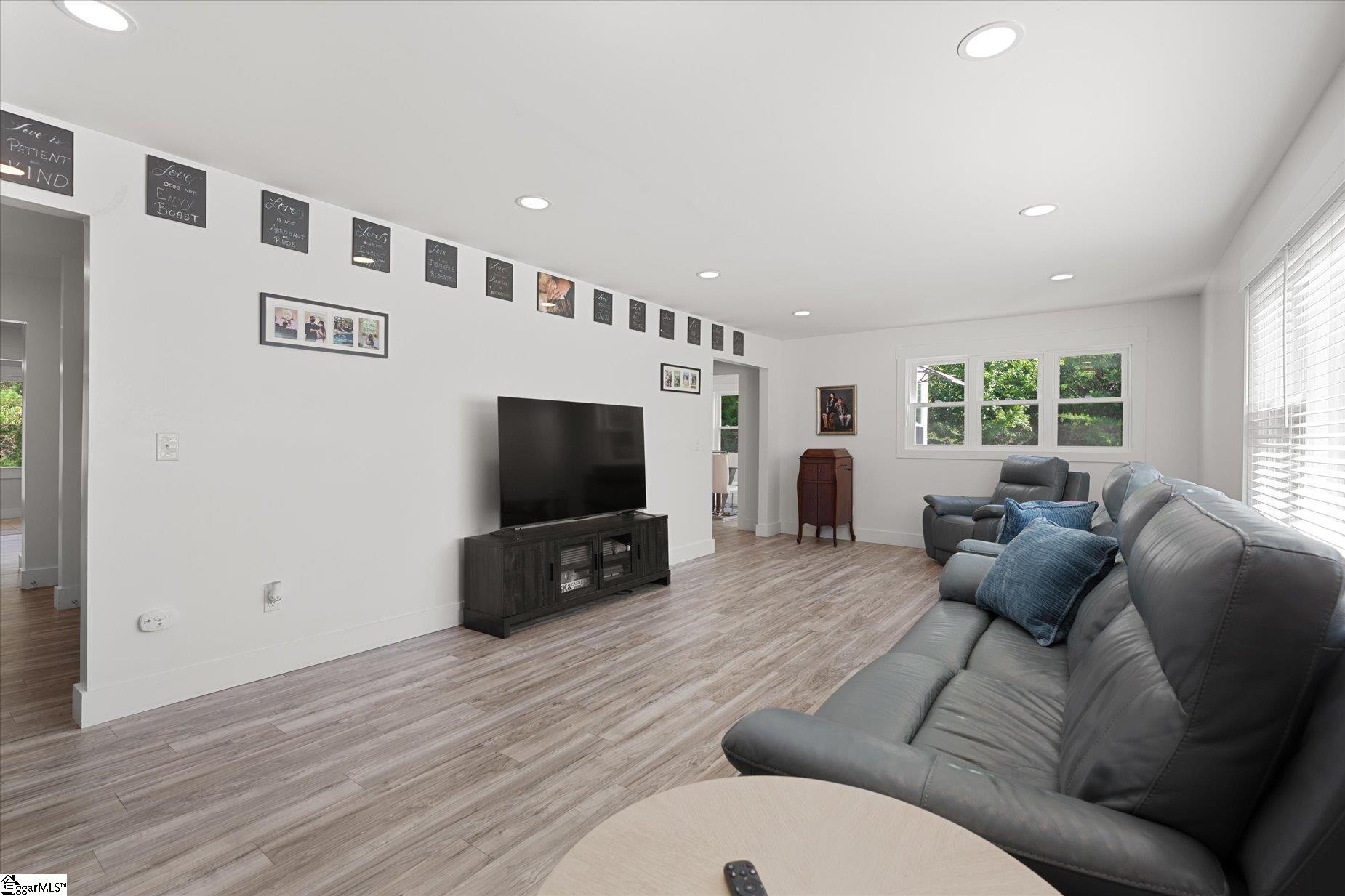 1906 417 Highway Property Photo 13