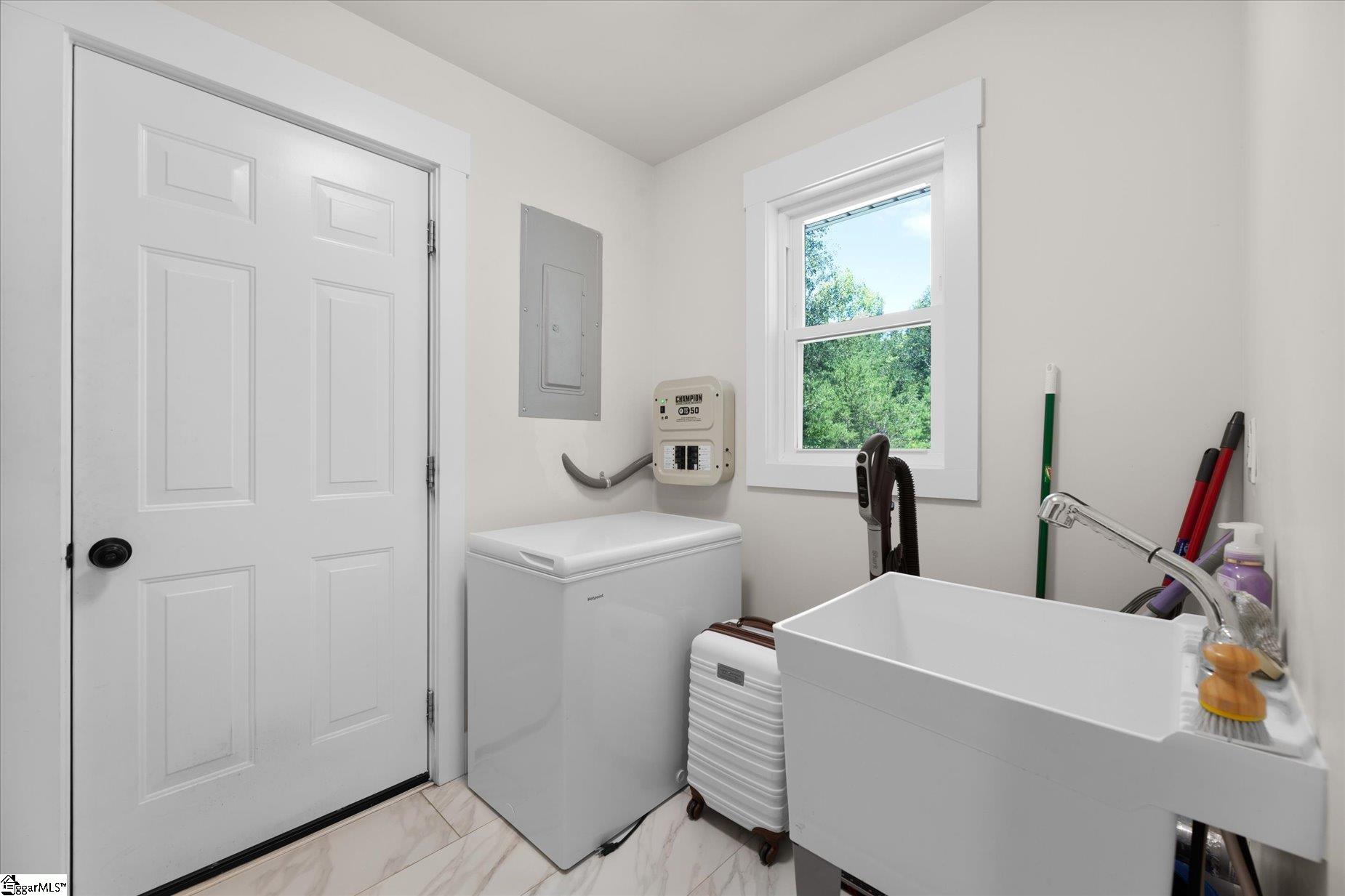 1906 417 Highway Property Photo 25