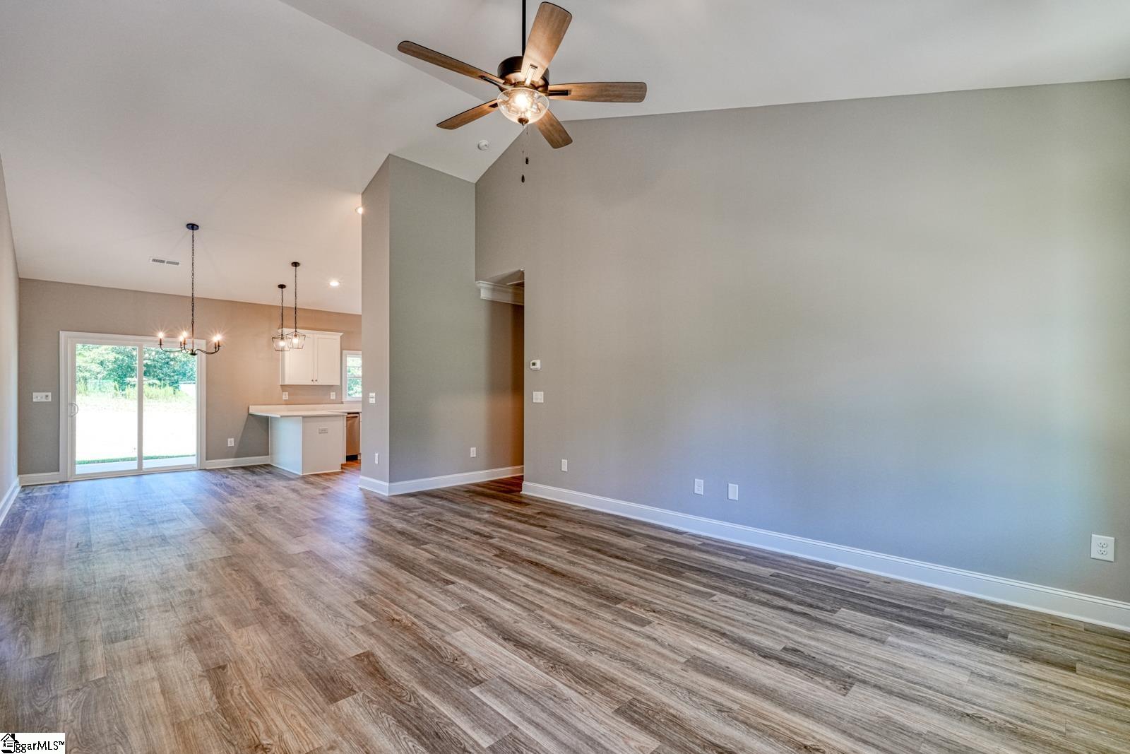366 E Boundary Drive Property Photo 4