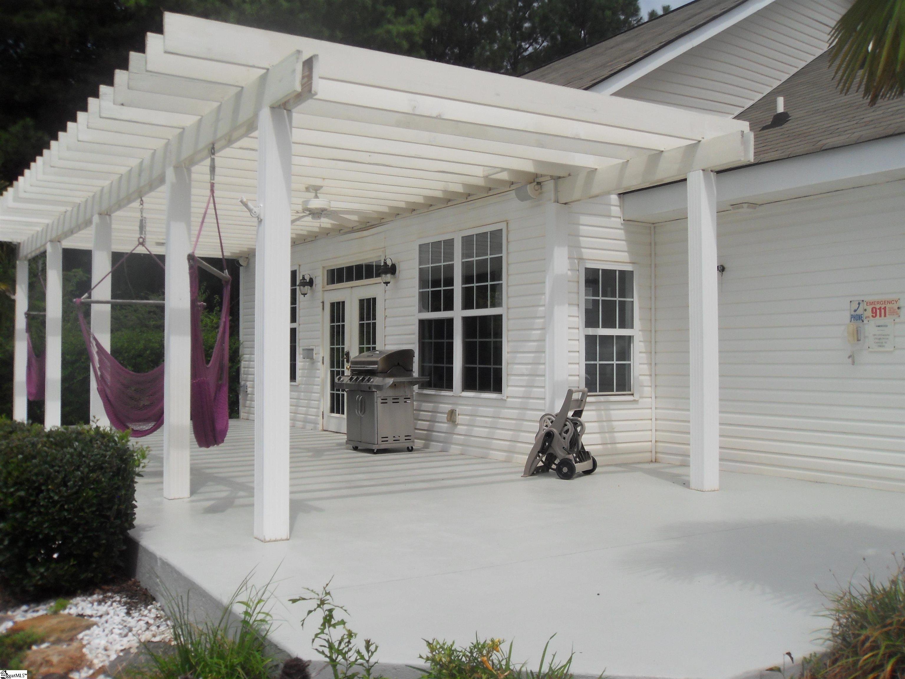 102 University Village Drive Property Photo 18
