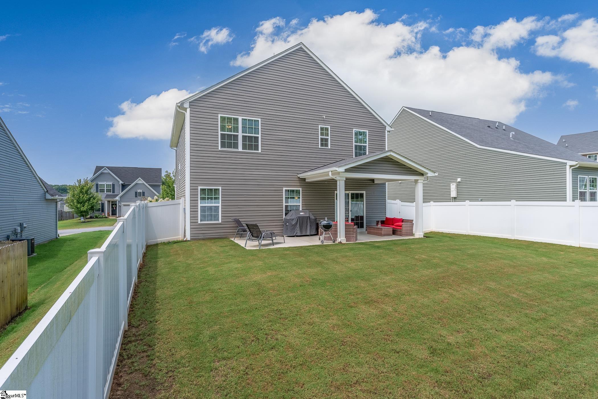 9 Wiltshire Circle Property Photo 4