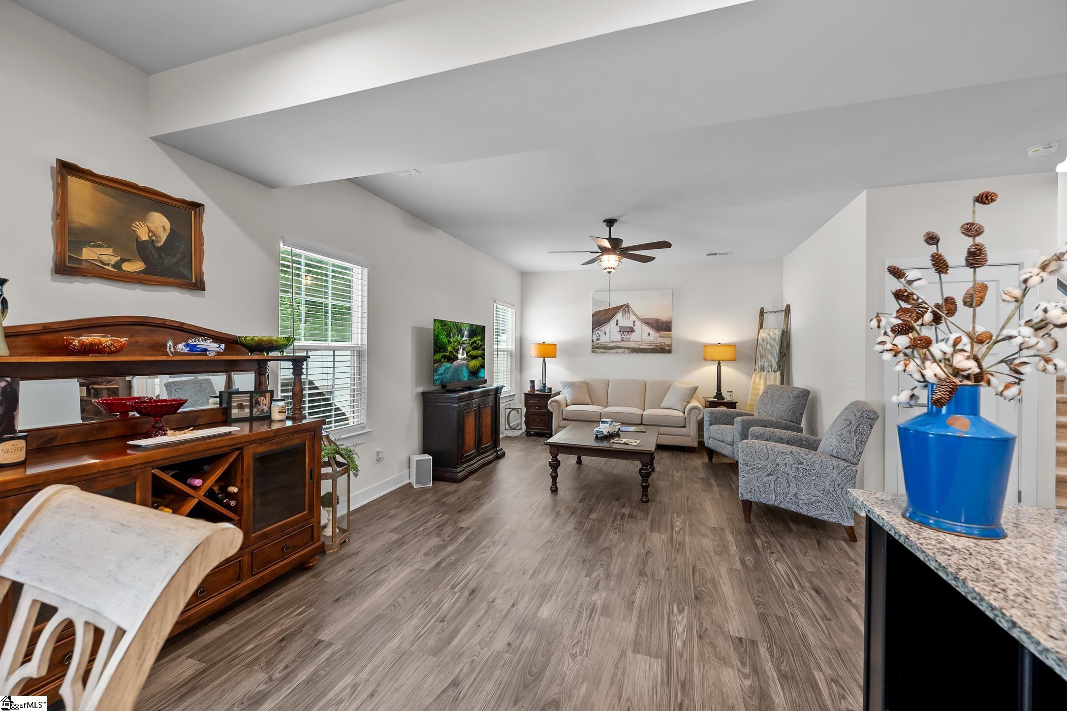 9 Wiltshire Circle Property Photo 12
