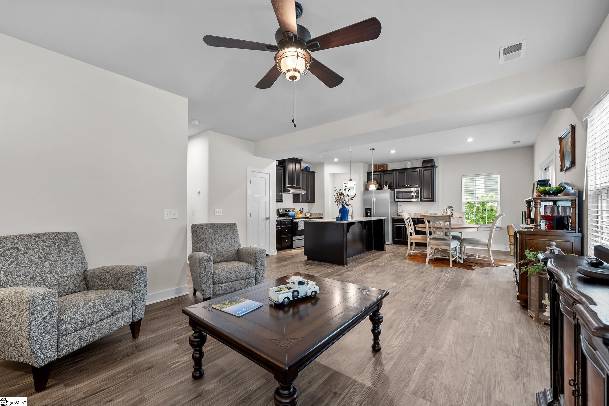 9 Wiltshire Circle Property Photo 13