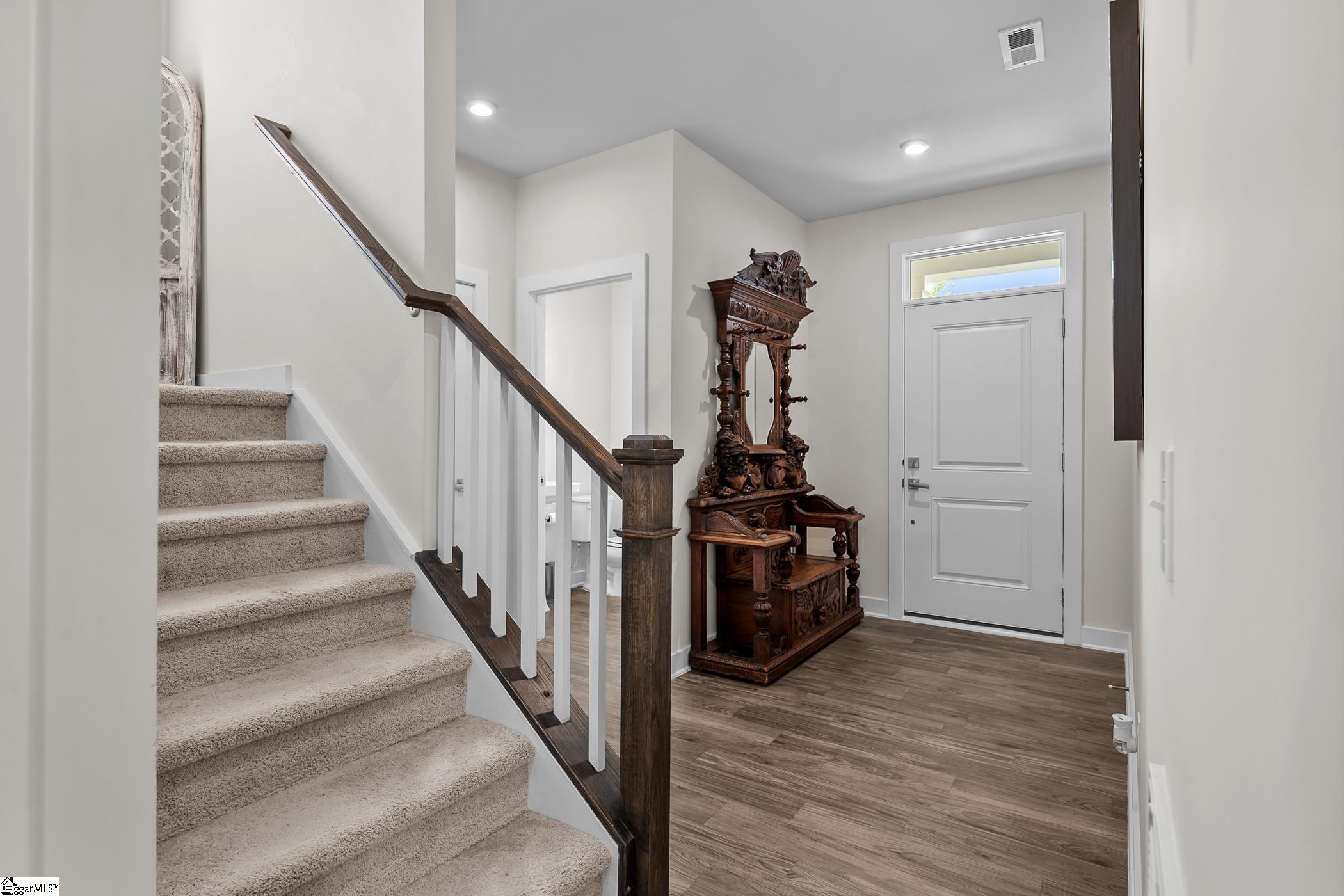 9 Wiltshire Circle Property Photo 20