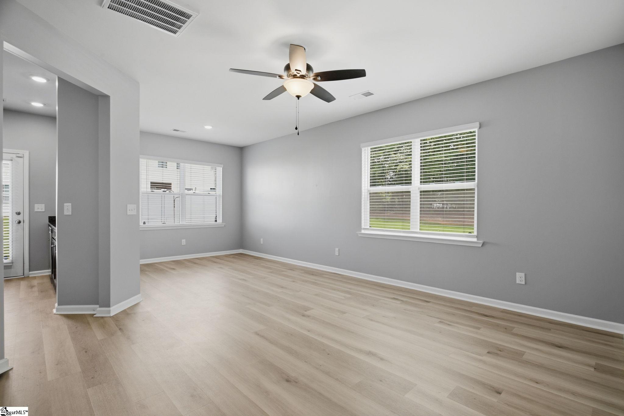 217 Southridge Court Property Photo 4