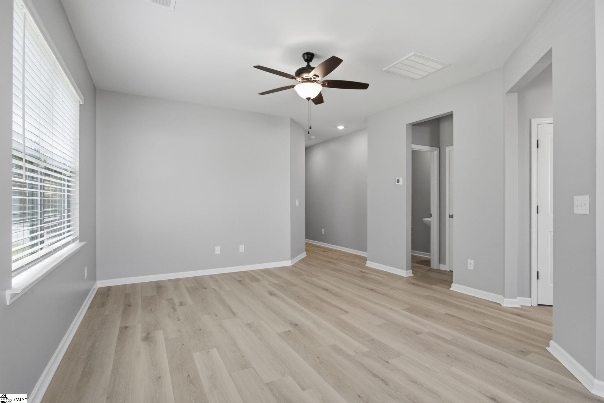 217 Southridge Court Property Photo 6