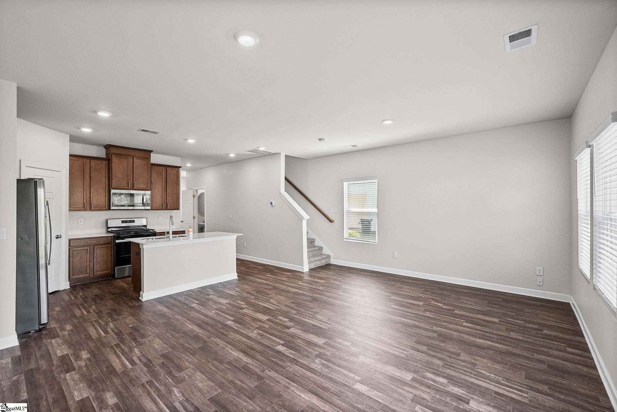 206 Telford Drive Property Photo 3