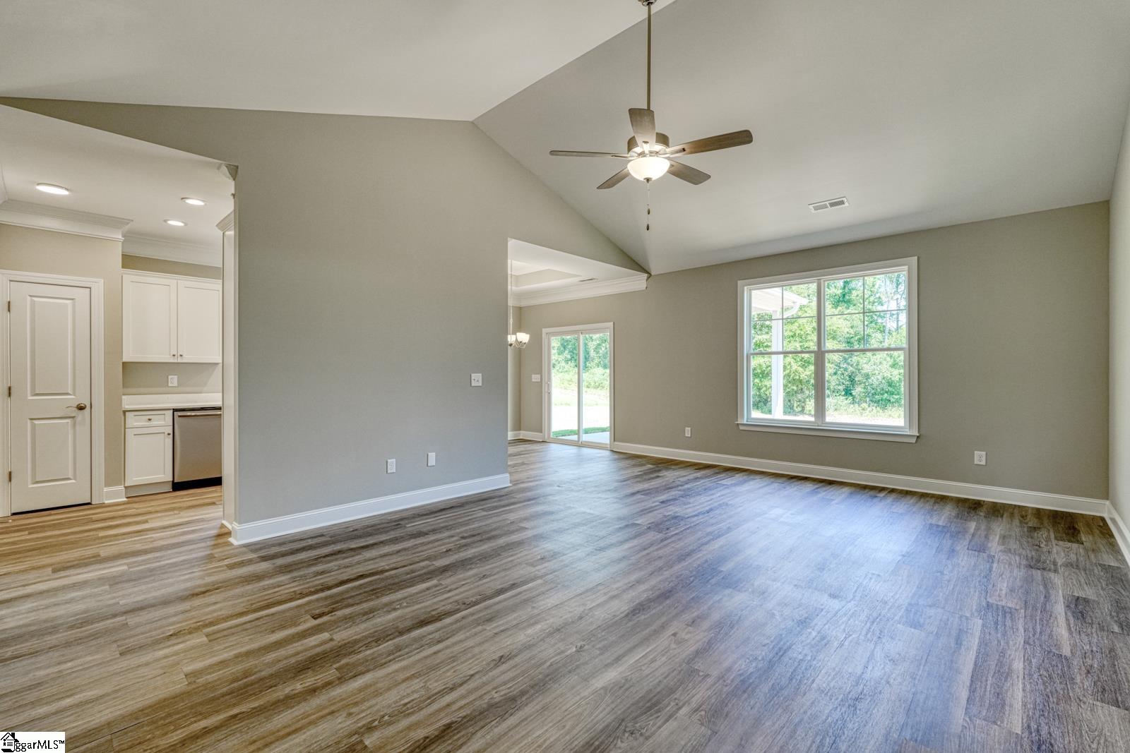 1602151 Property Photo 4
