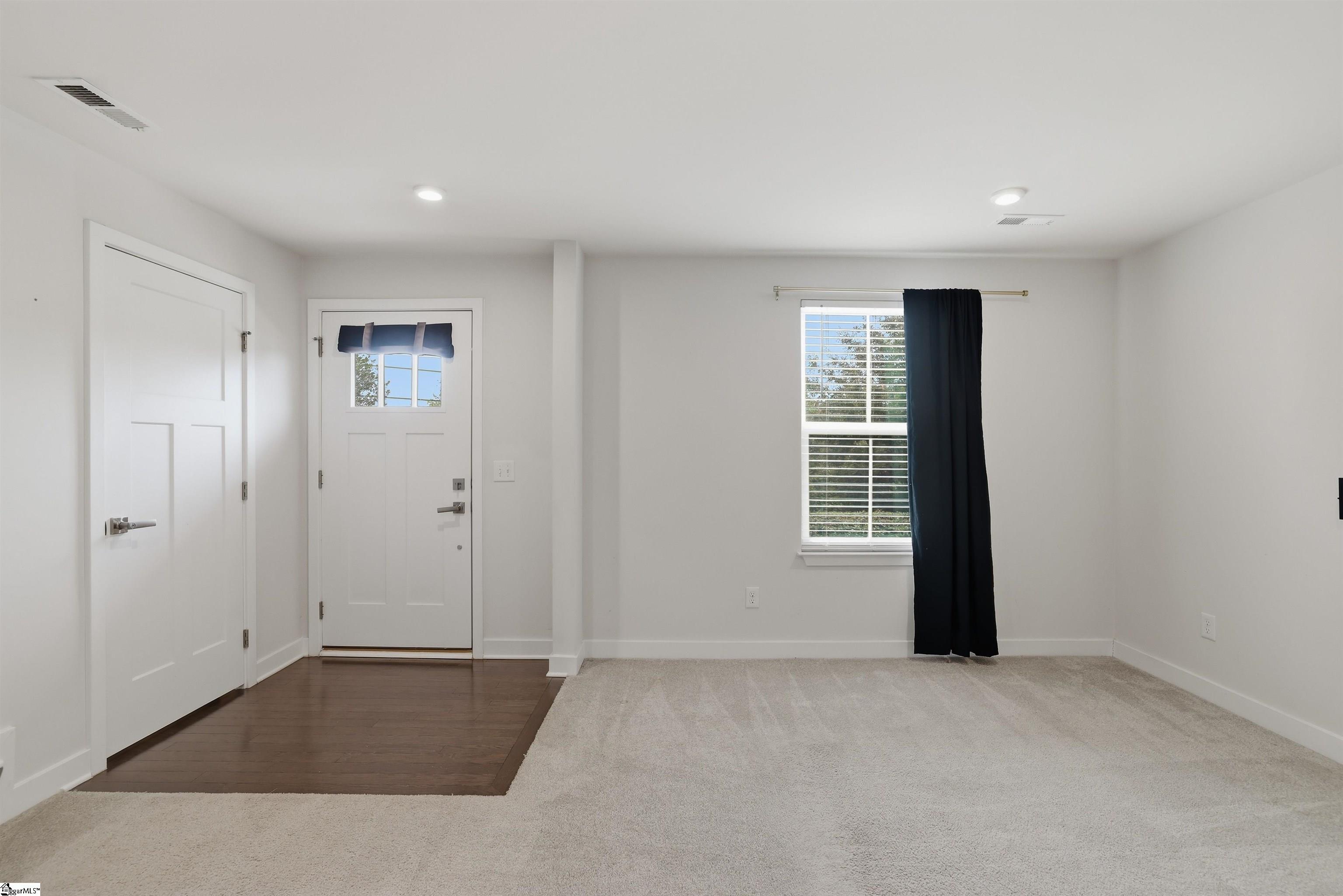 33 Itasca Drive Property Photo 6