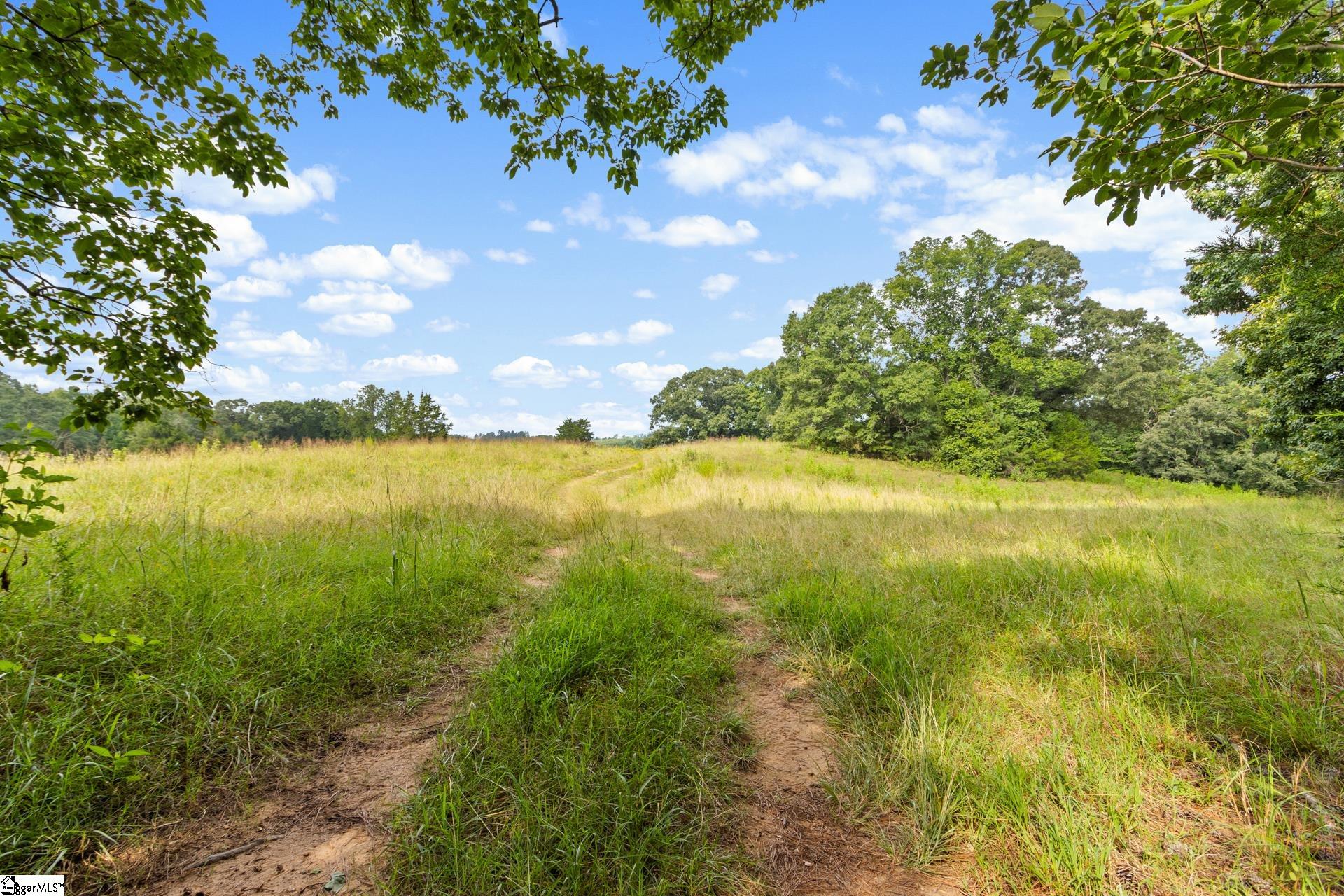 1496 Dixon Road Property Photo 4