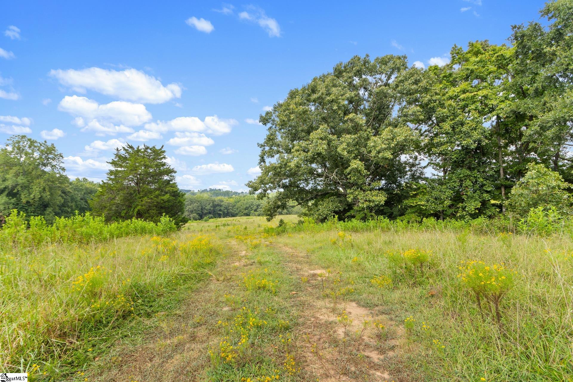 1496 Dixon Road Property Photo 6