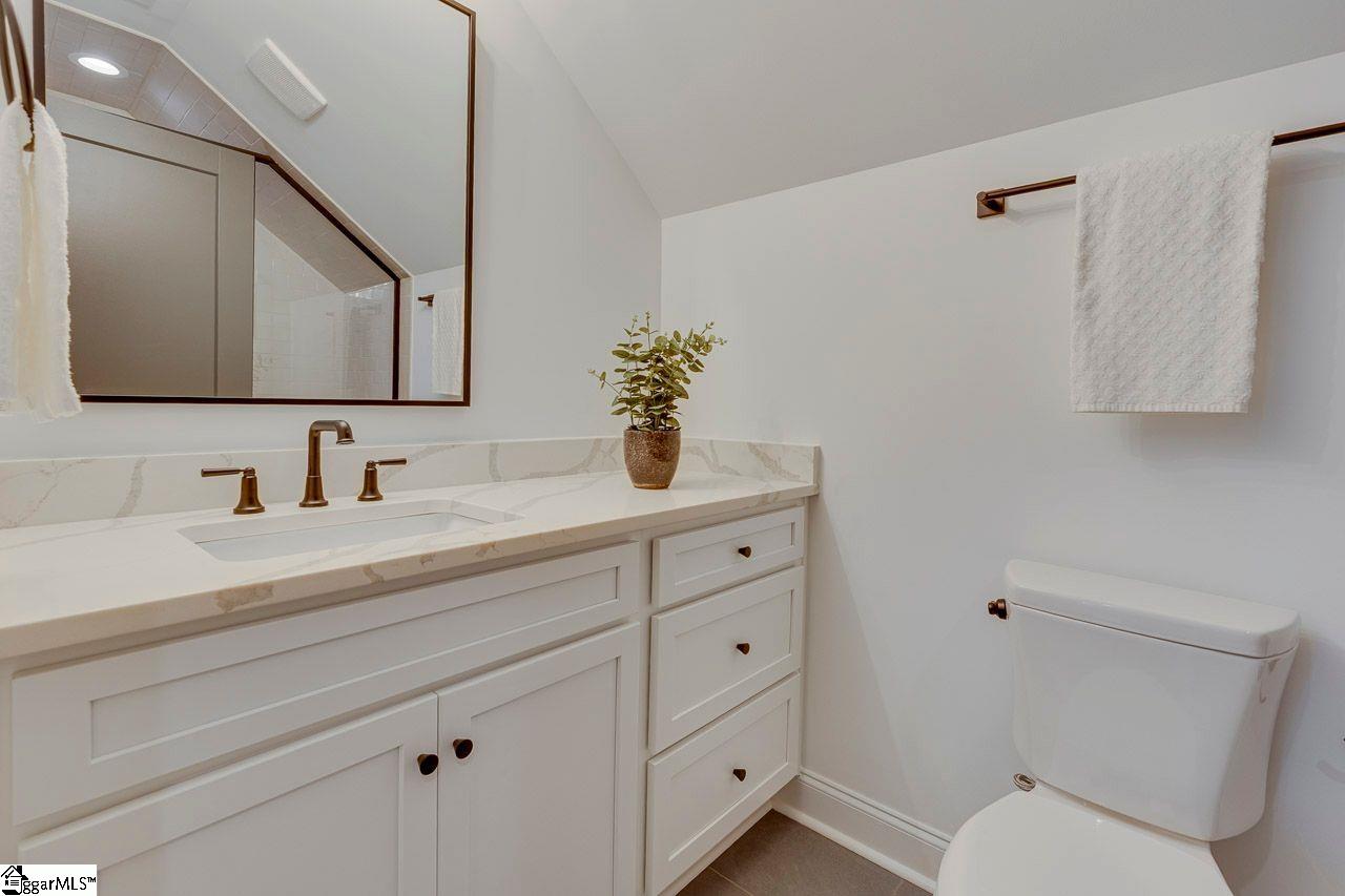 204 Forest Park Drive Property Photo 9