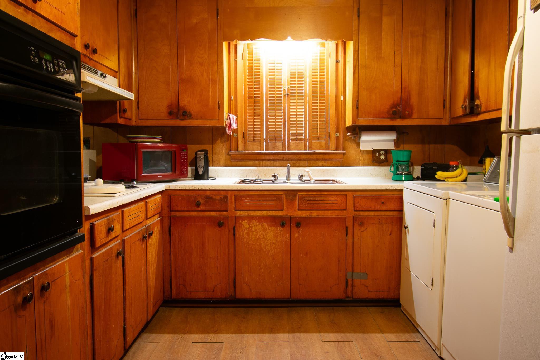 205 Warwick Street Property Photo 4