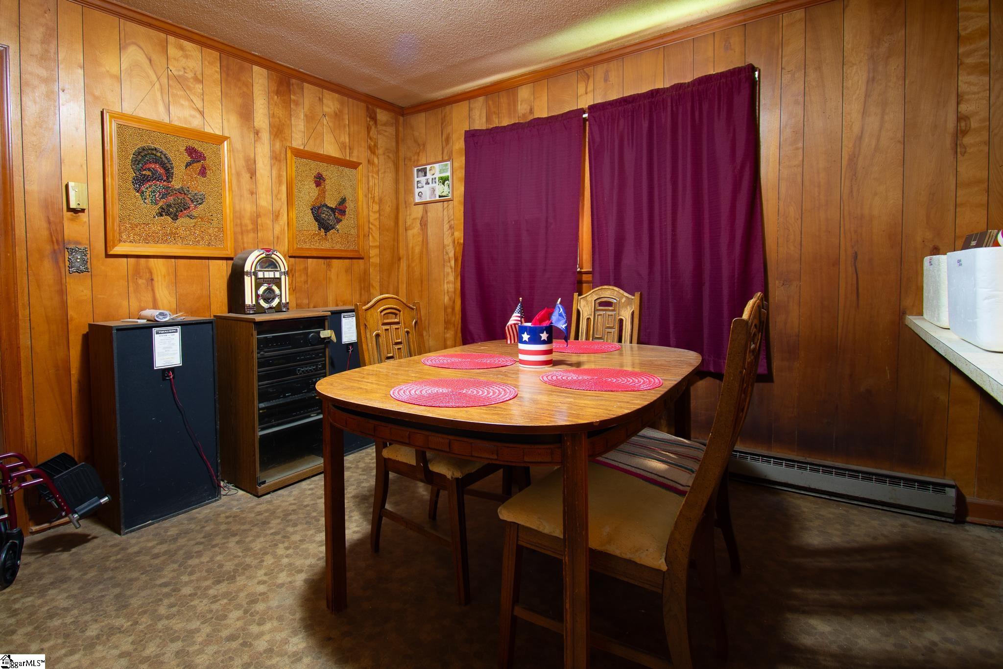 205 Warwick Street Property Photo 6