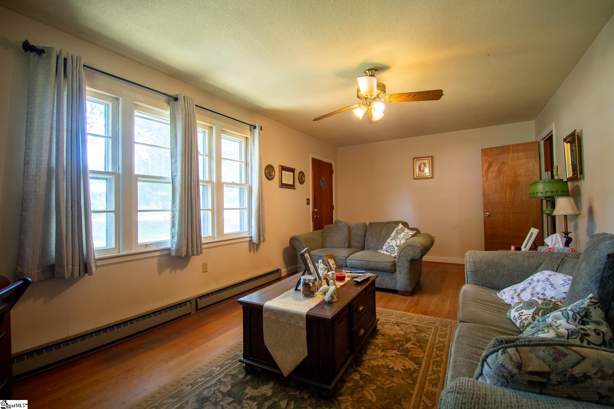 205 Warwick Street Property Photo 8