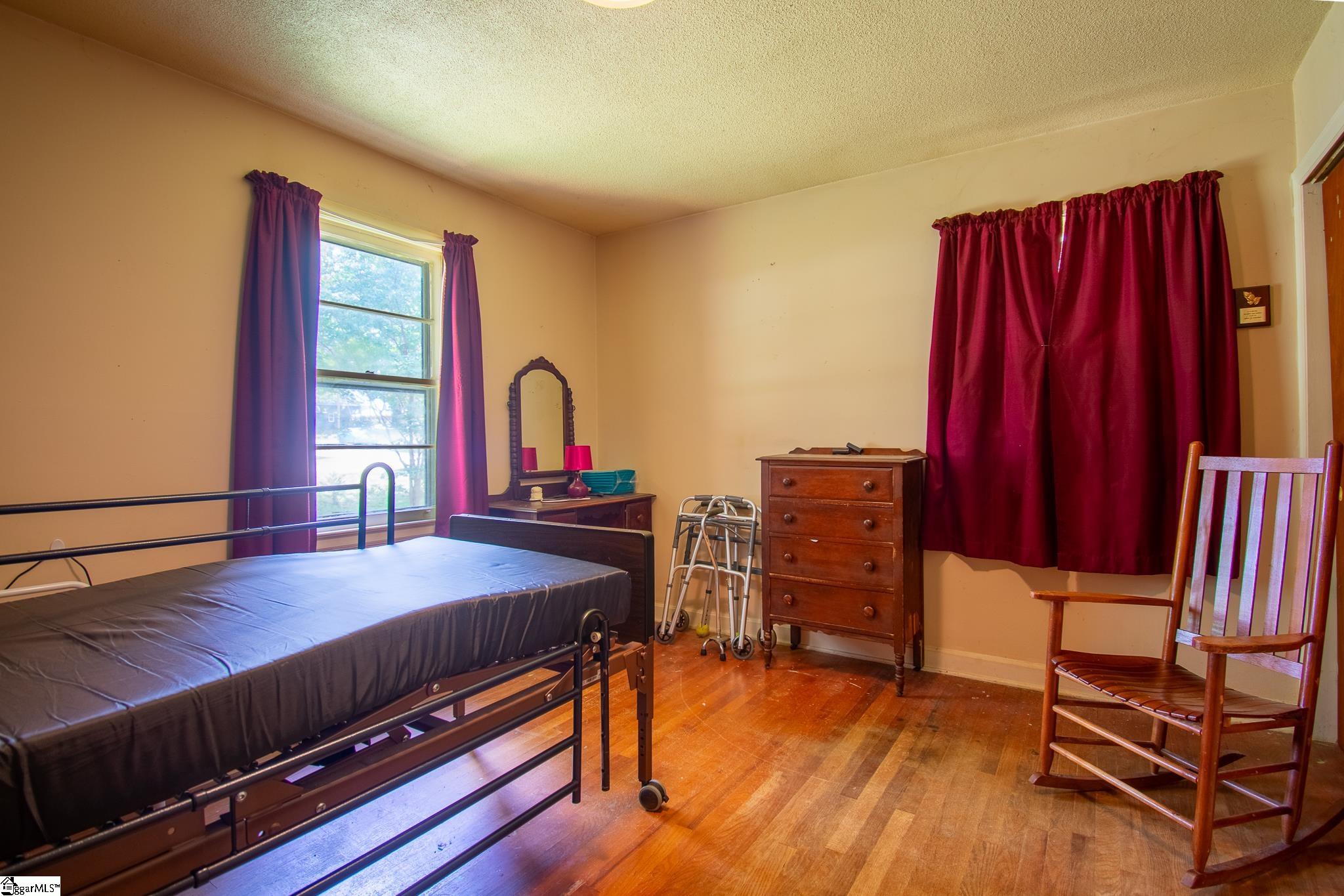 205 Warwick Street Property Photo 11