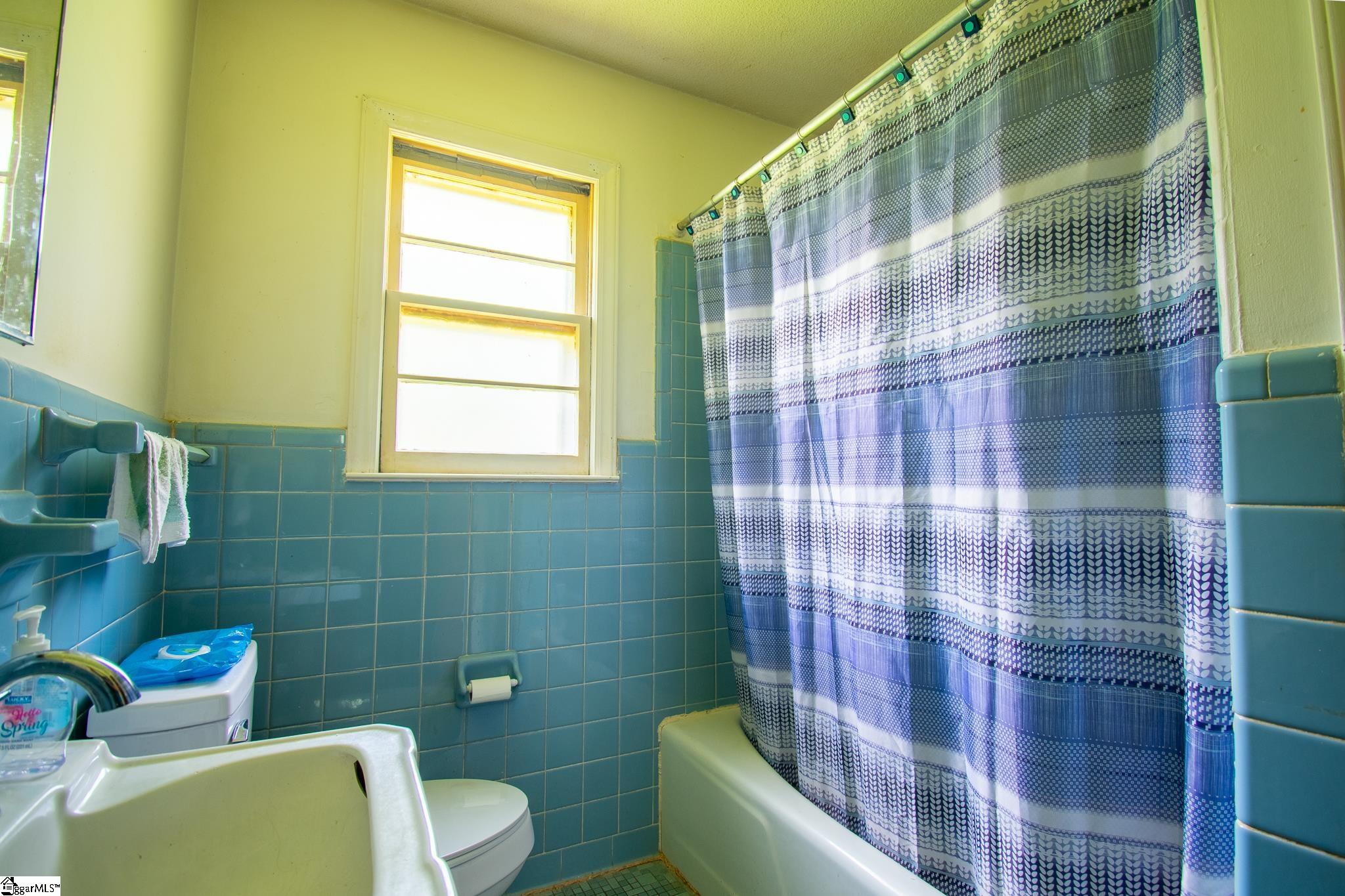 205 Warwick Street Property Photo 12