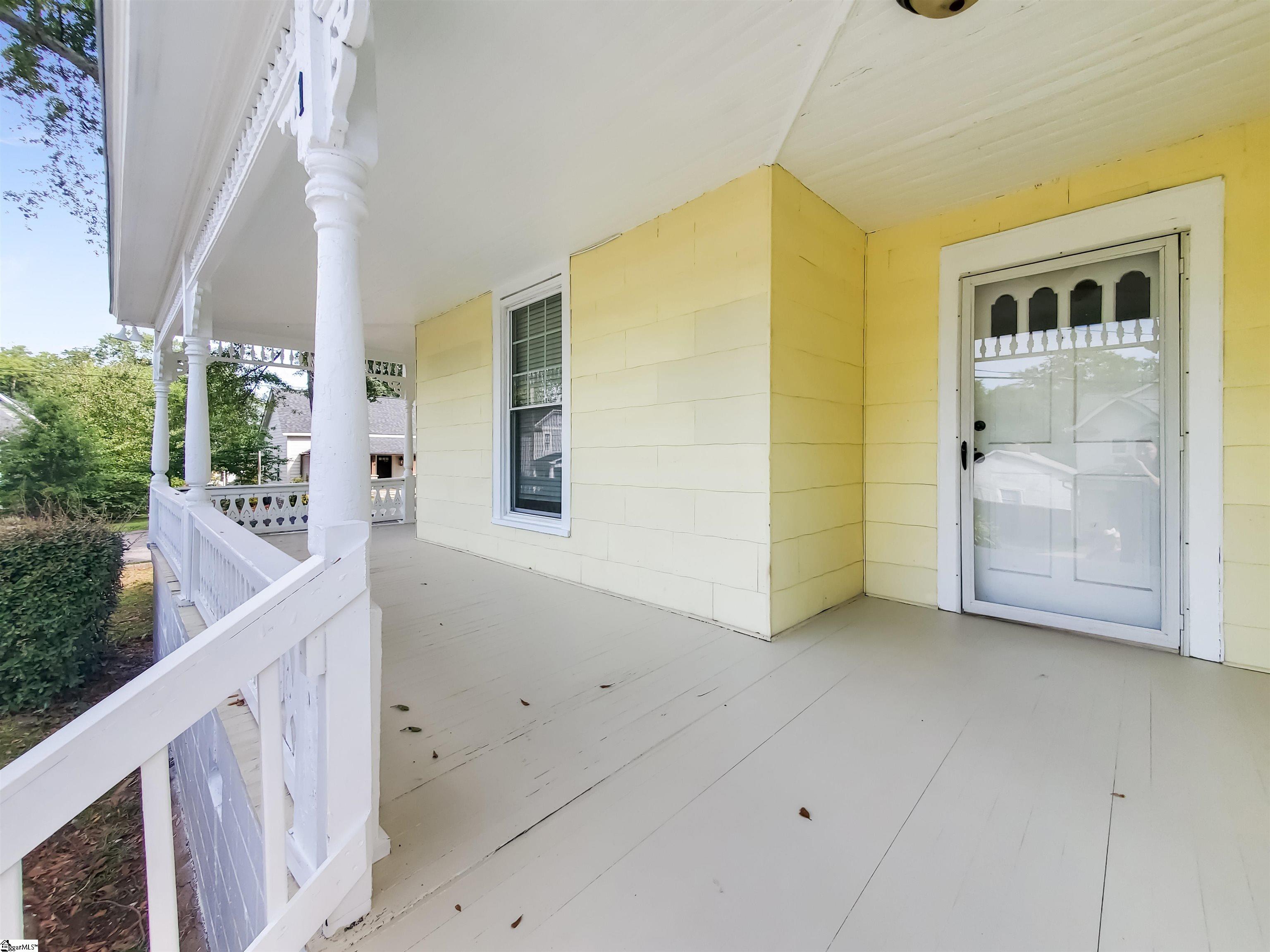 1602185 Property Photo 2