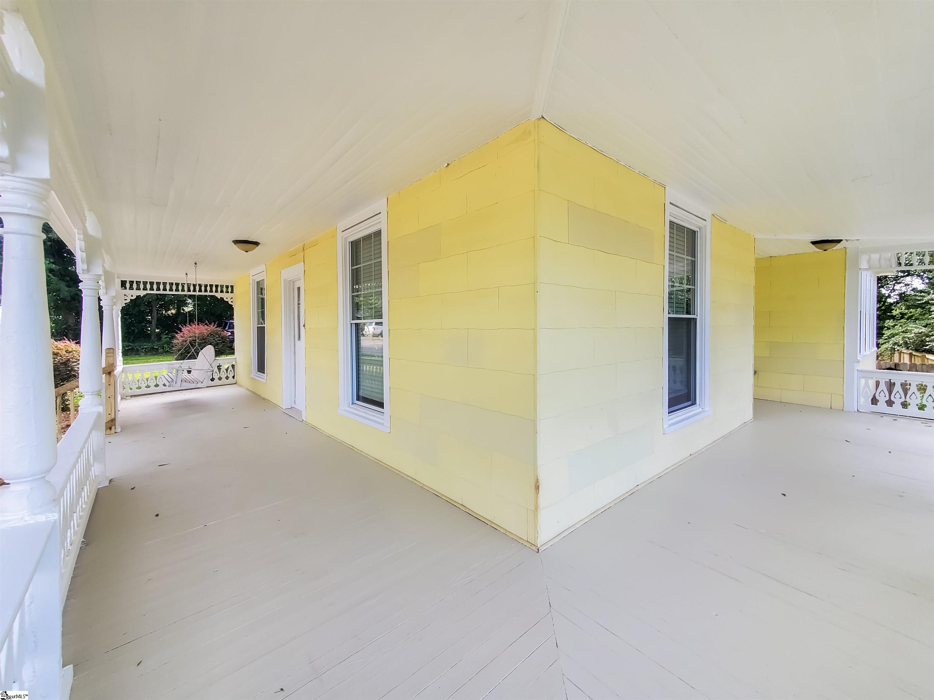 1602185 Property Photo 3
