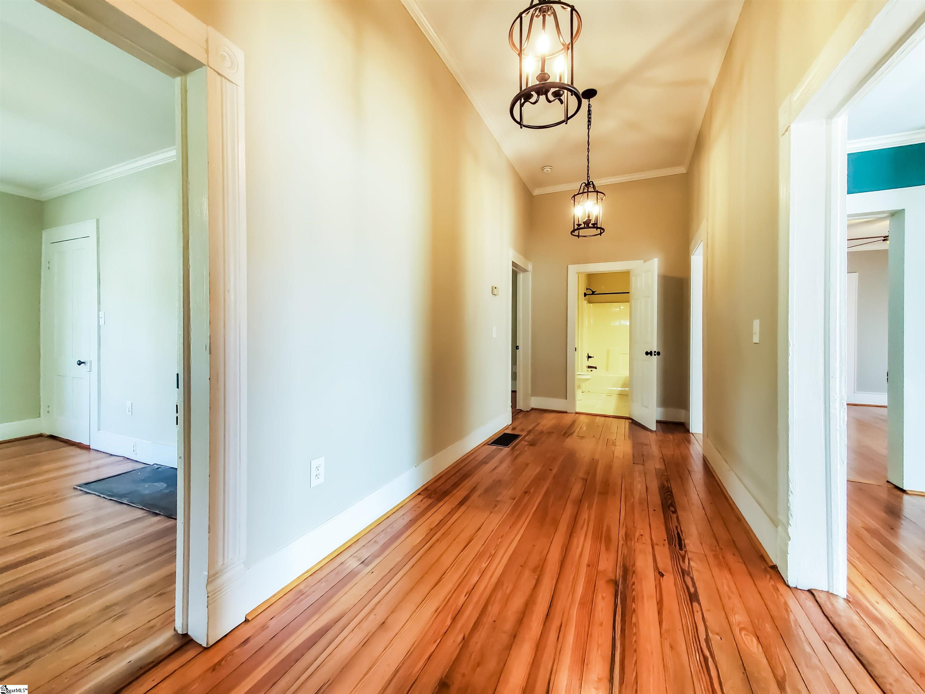 1602185 Property Photo 5