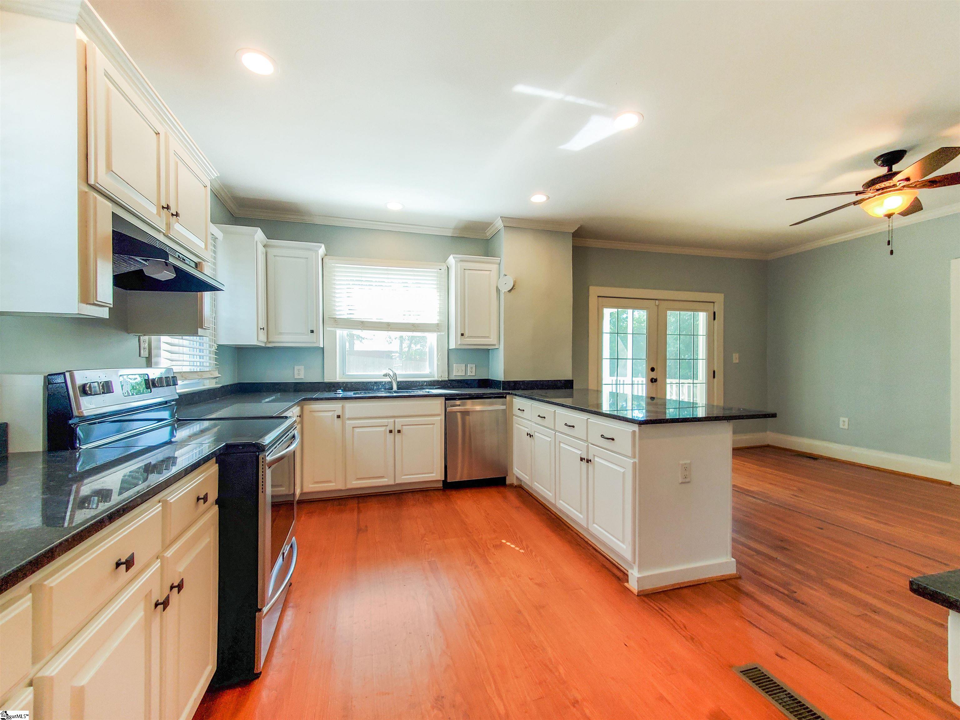 1602185 Property Photo 17