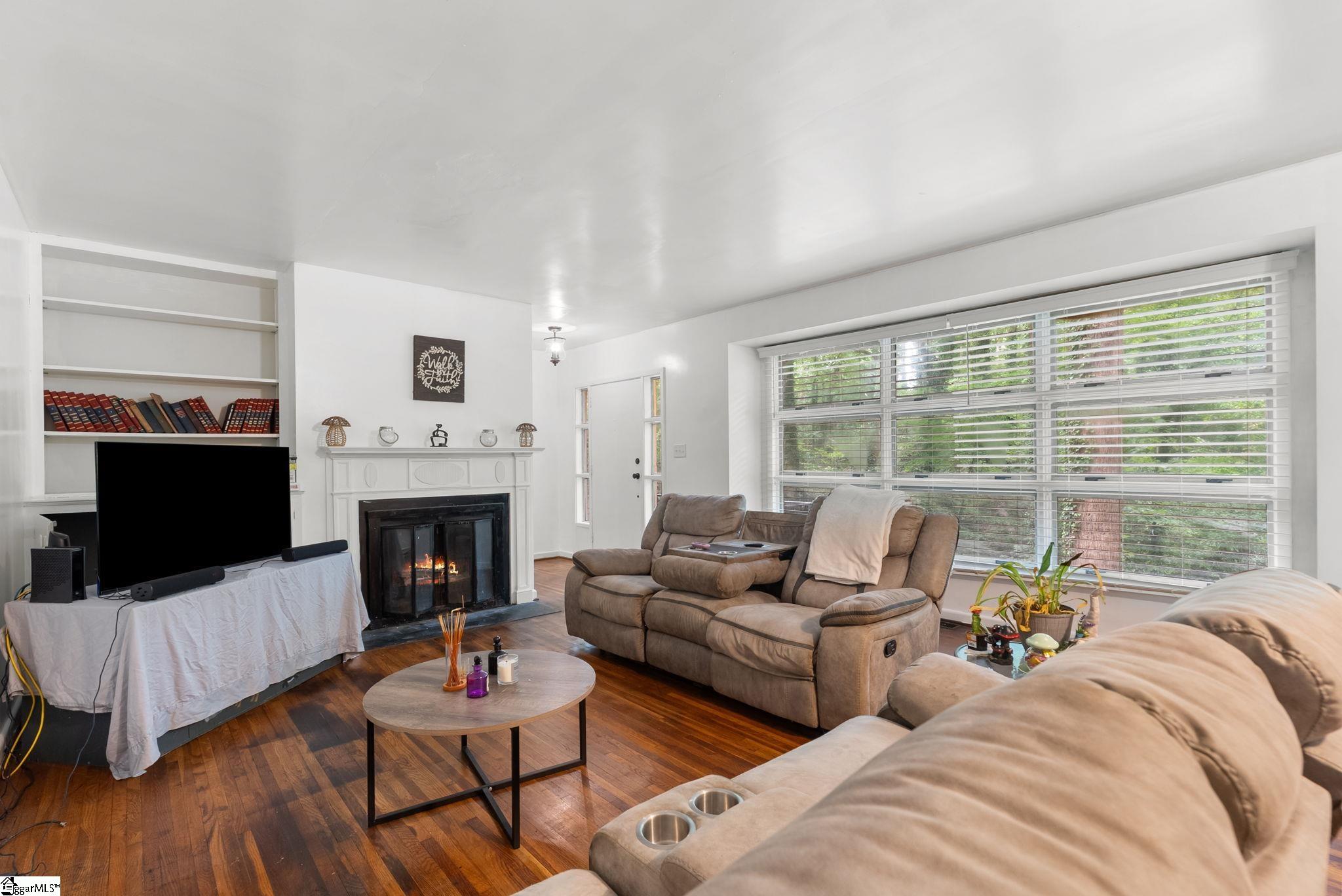 1020 Woodburn Road Property Photo 7