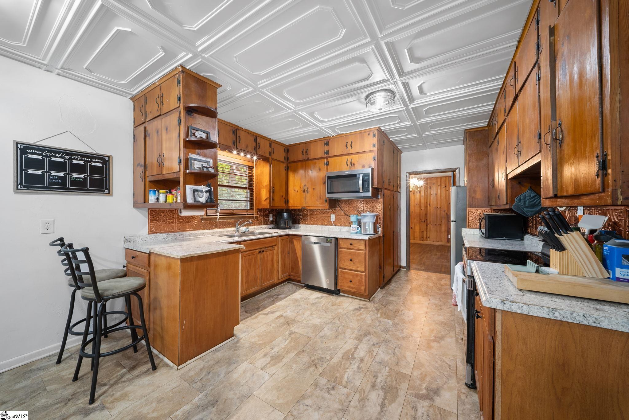 1020 Woodburn Road Property Photo 10