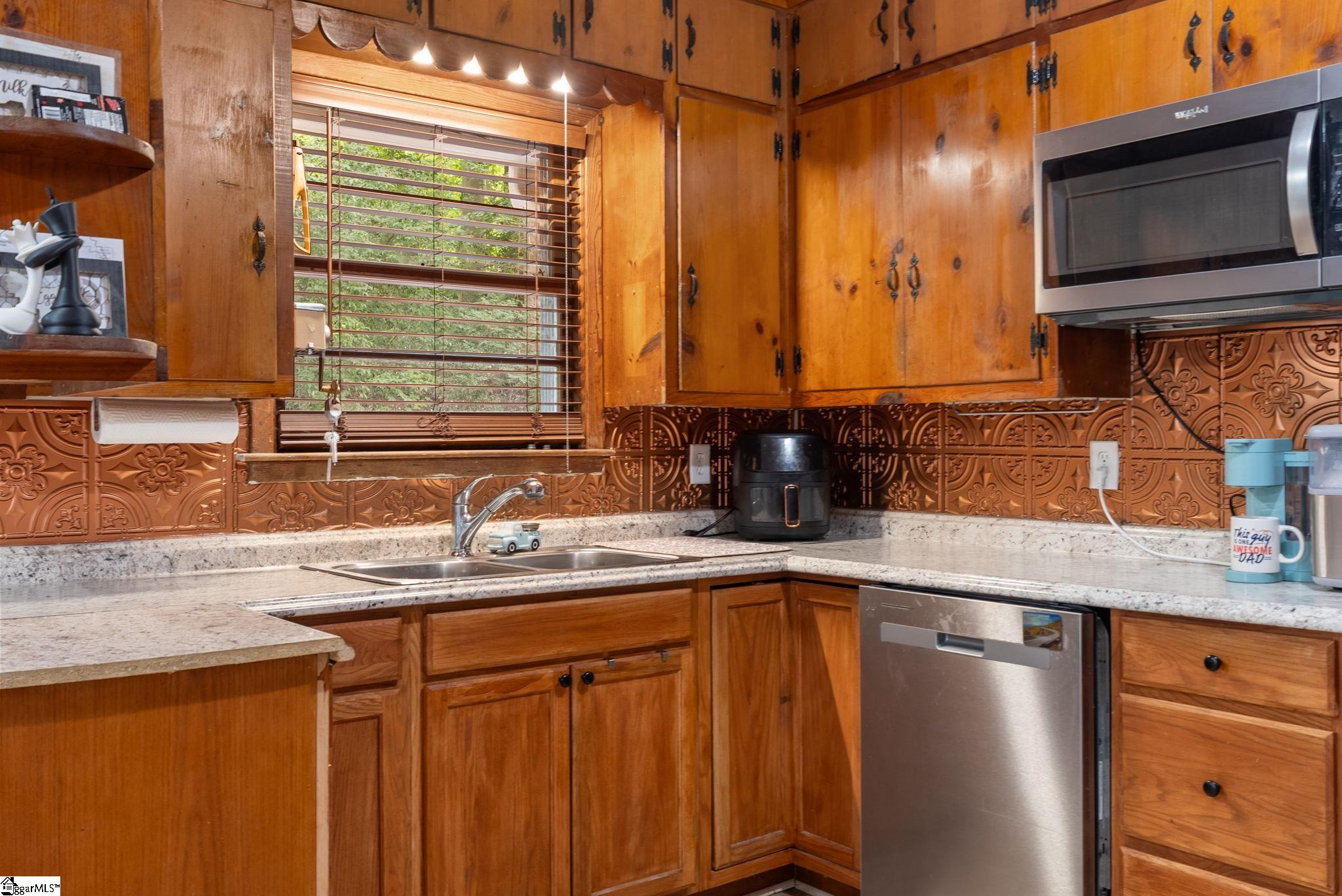 1020 Woodburn Road Property Photo 11