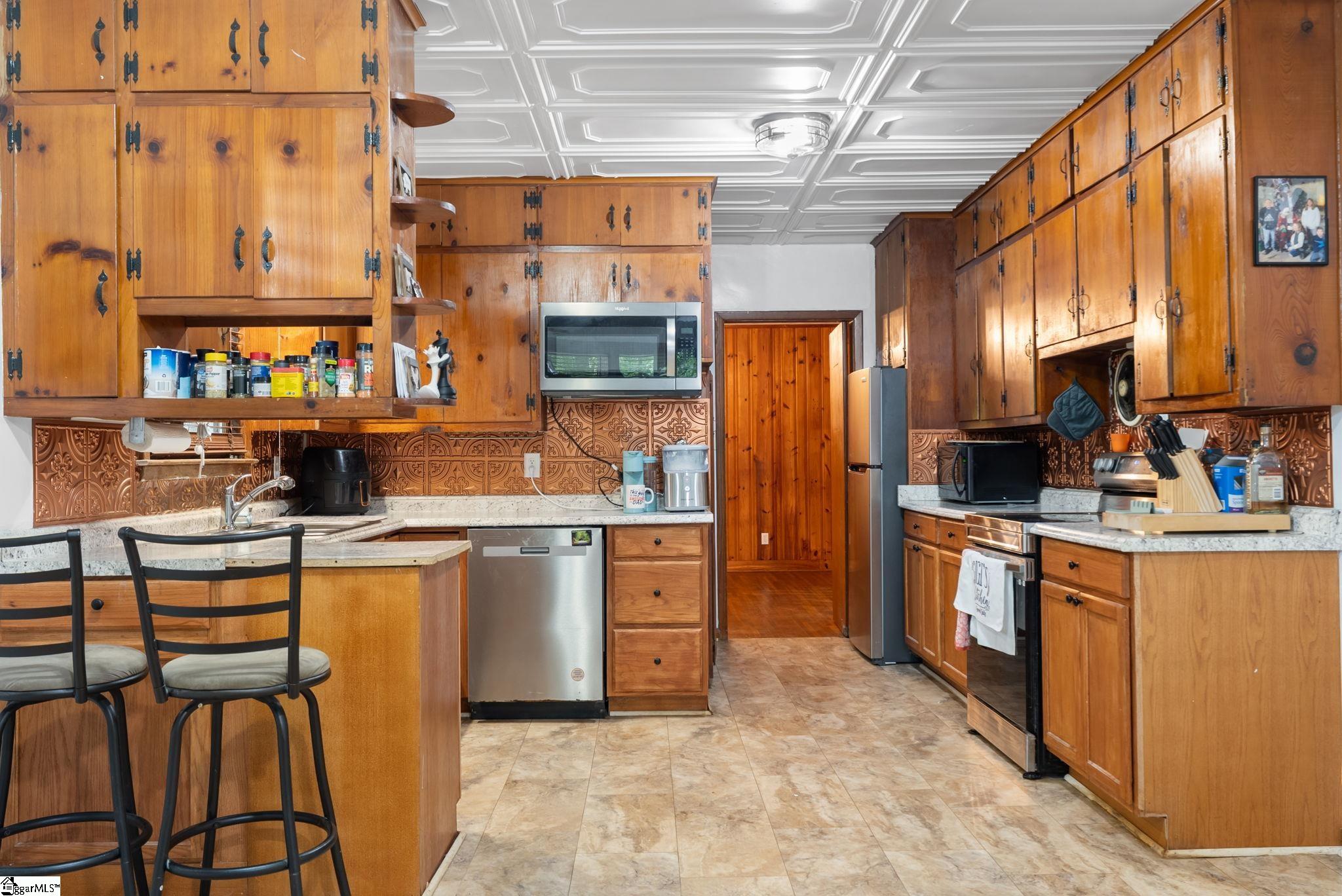 1020 Woodburn Road Property Photo 12