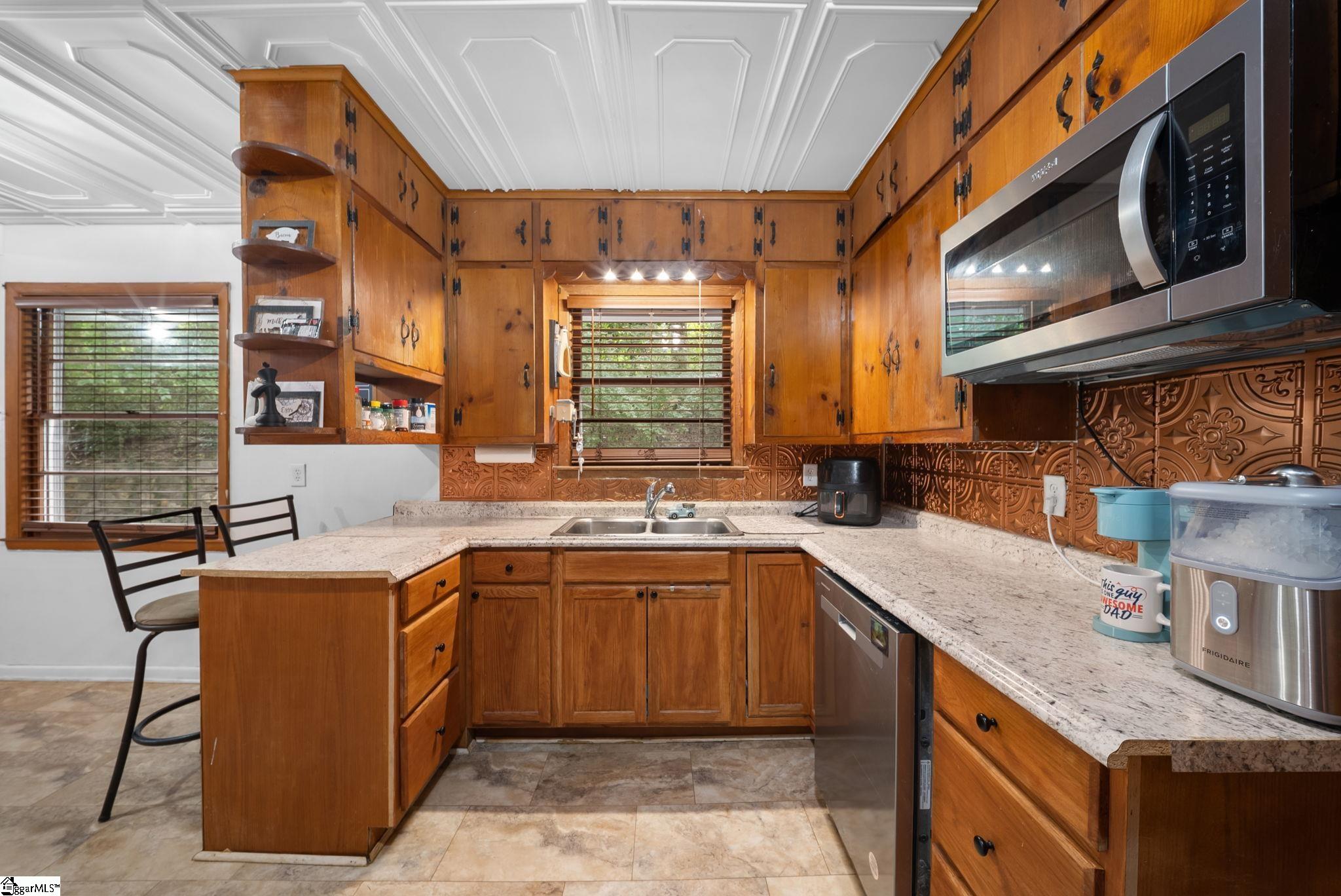1020 Woodburn Road Property Photo 15