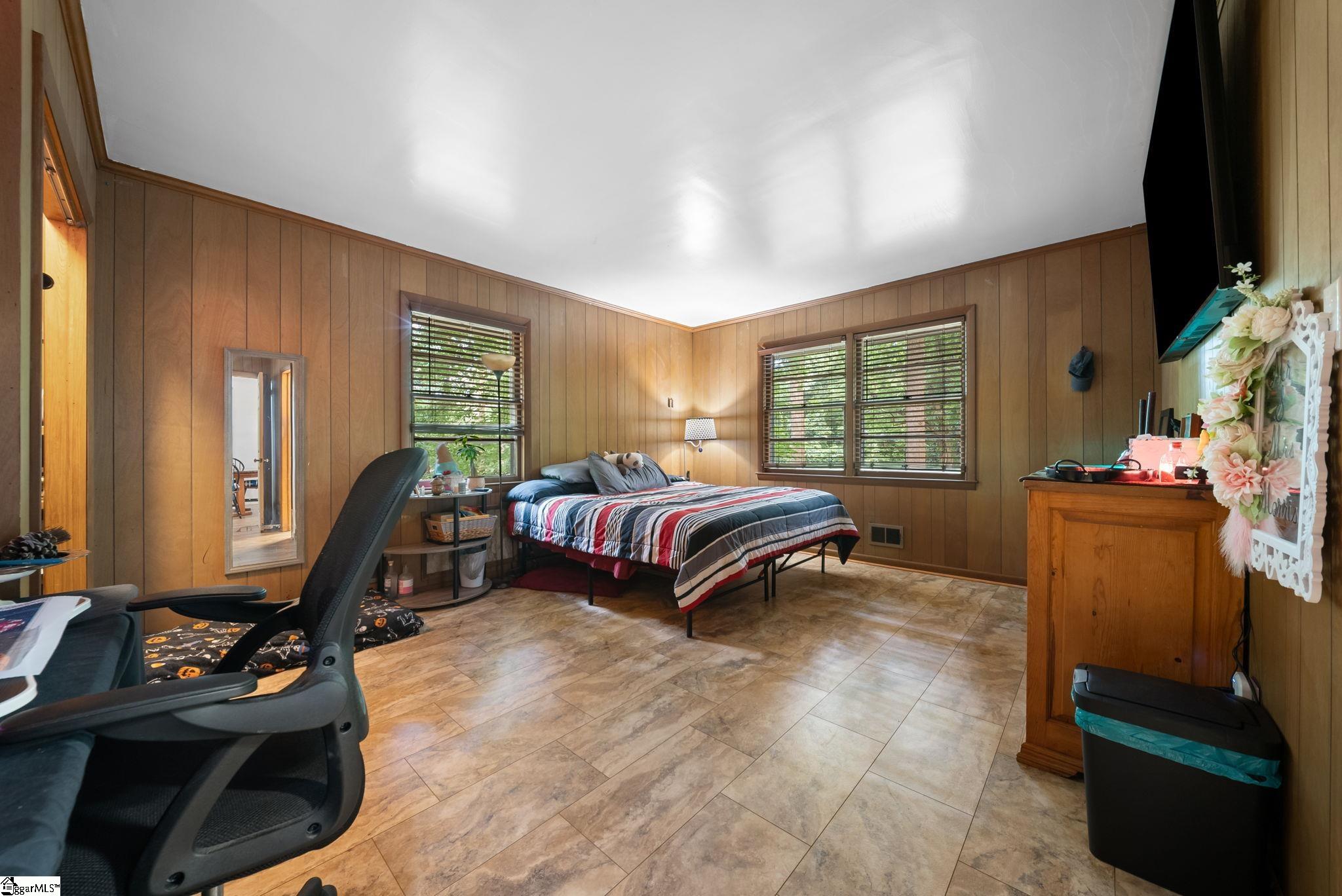 1020 Woodburn Road Property Photo 18
