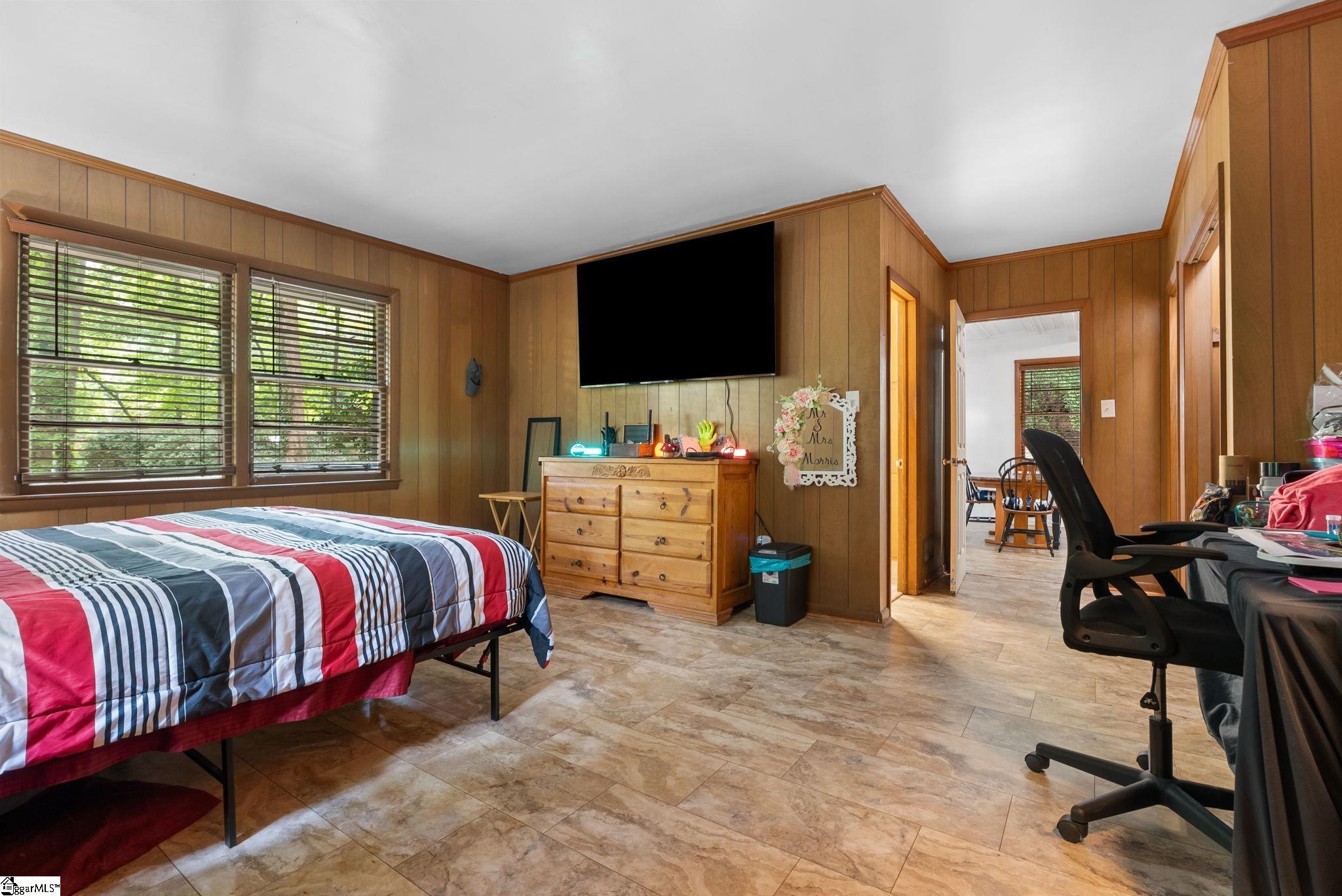 1020 Woodburn Road Property Photo 19