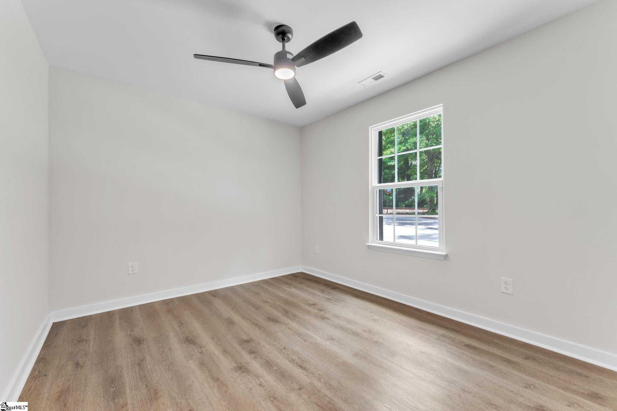 105 Oakland Heights Property Photo 25