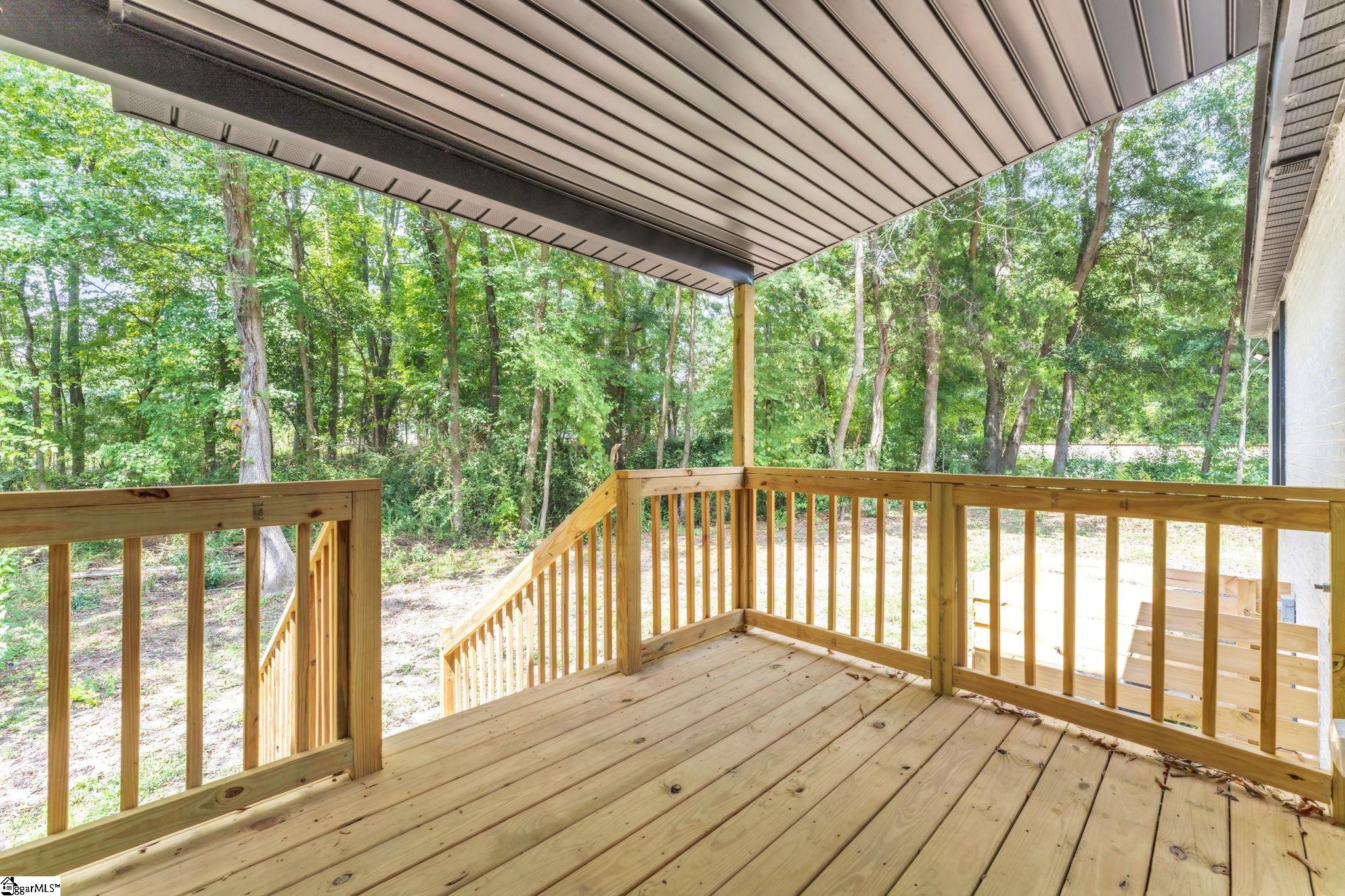 105 Oakland Heights Property Photo 27